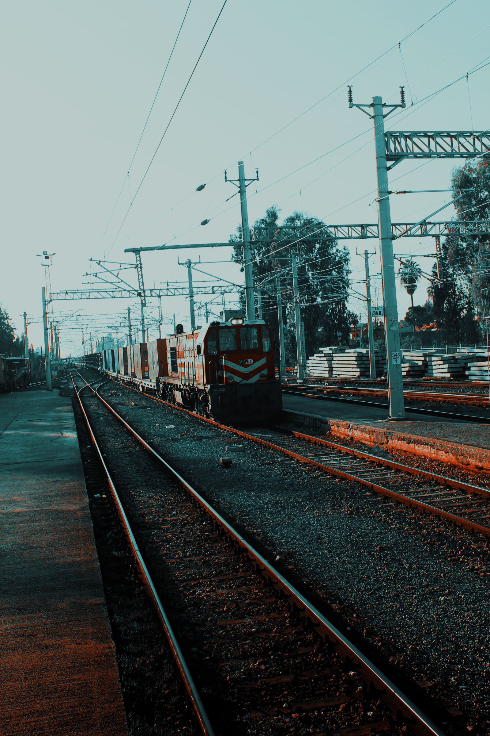 Canon EOS 1100D (EOS Rebel T3 / EOS Kiss X50) sample photo. Train, black, white photography