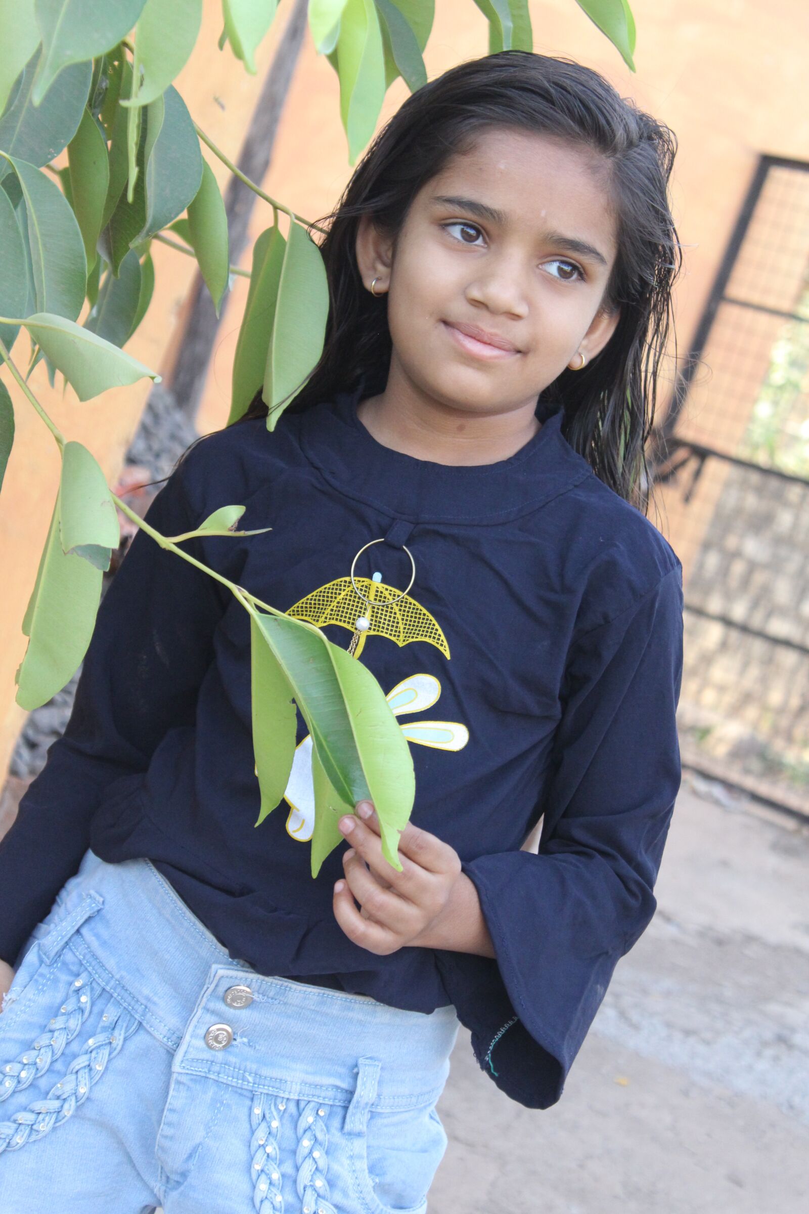 Canon EOS 700D (EOS Rebel T5i / EOS Kiss X7i) + Canon EF-S 18-55mm F3.5-5.6 IS II sample photo. Girl, little girl indian photography