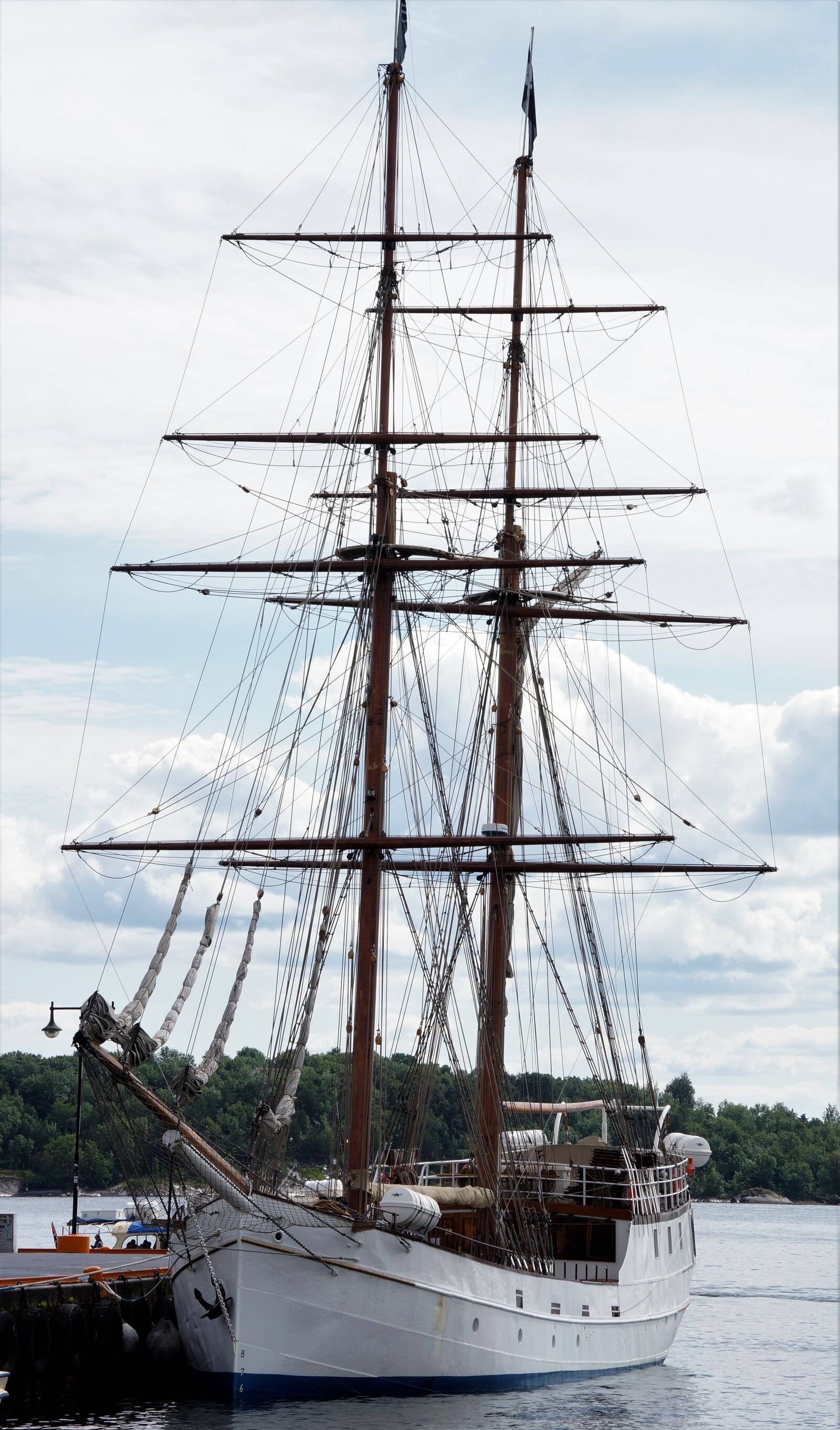 Sony Alpha NEX-7 sample photo. Boat, ocean, mast photography