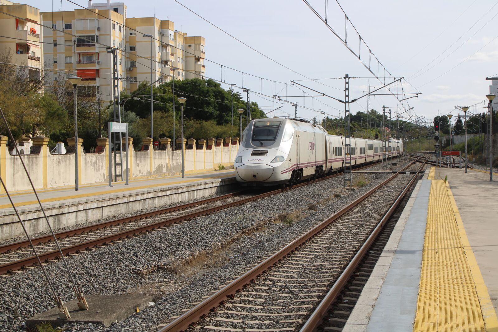 Canon EOS 2000D (EOS Rebel T7 / EOS Kiss X90 / EOS 1500D) sample photo. Jerez de la frontera photography