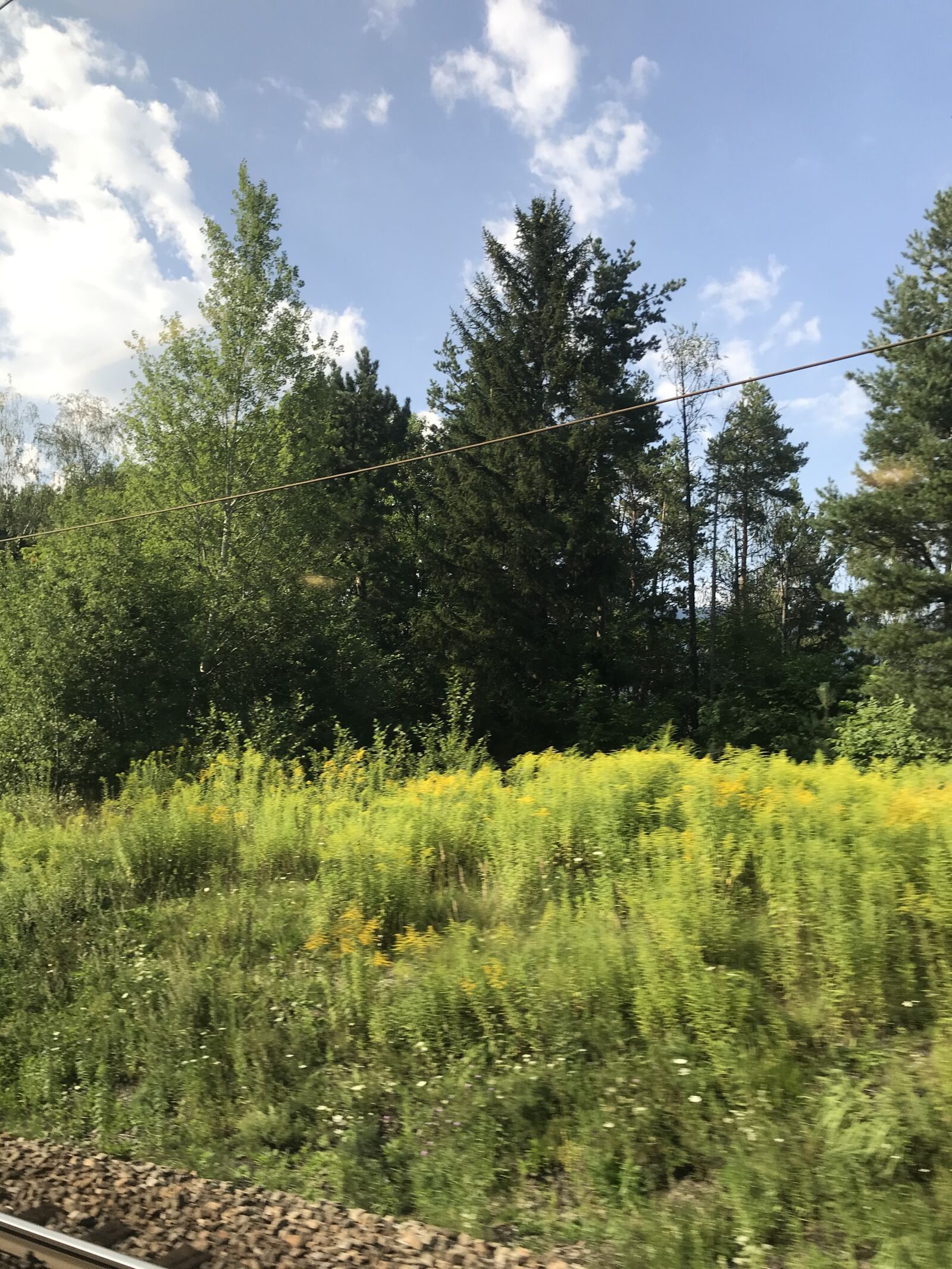 iPhone 7 back camera 3.99mm f/1.8 sample photo. Landscape, train, austria photography