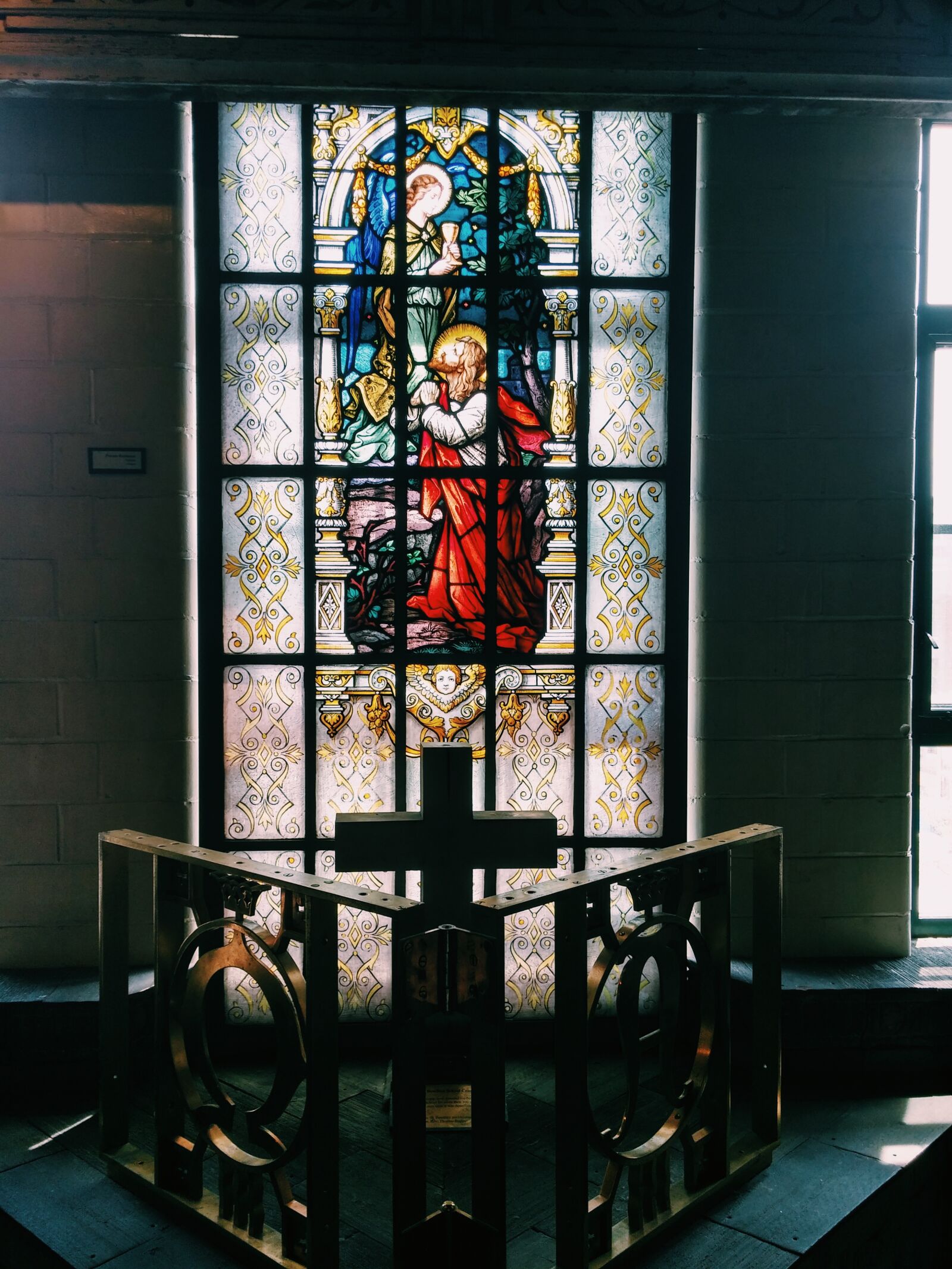 LG G3 sample photo. Stained glass, religion, light photography
