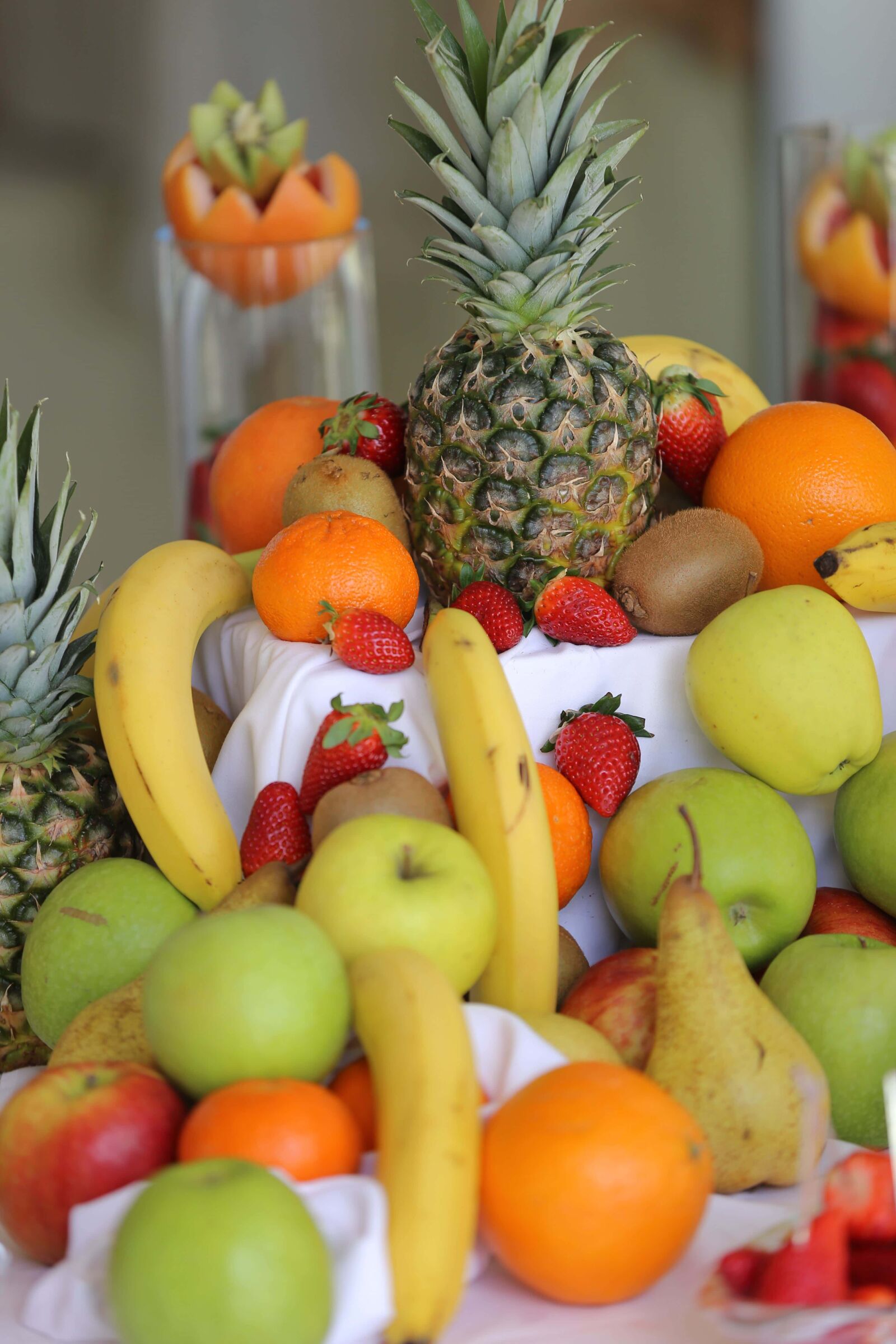 Canon EOS 6D sample photo. Strawberries, citrus, pineapple, banana photography