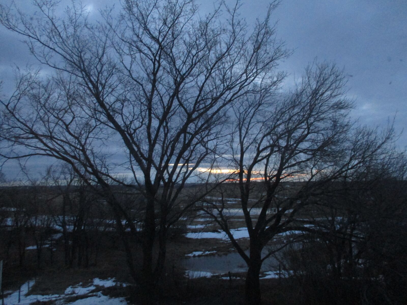 Canon PowerShot ELPH 180 (IXUS 175 / IXY 180) sample photo. Sunset, winter, clouds photography