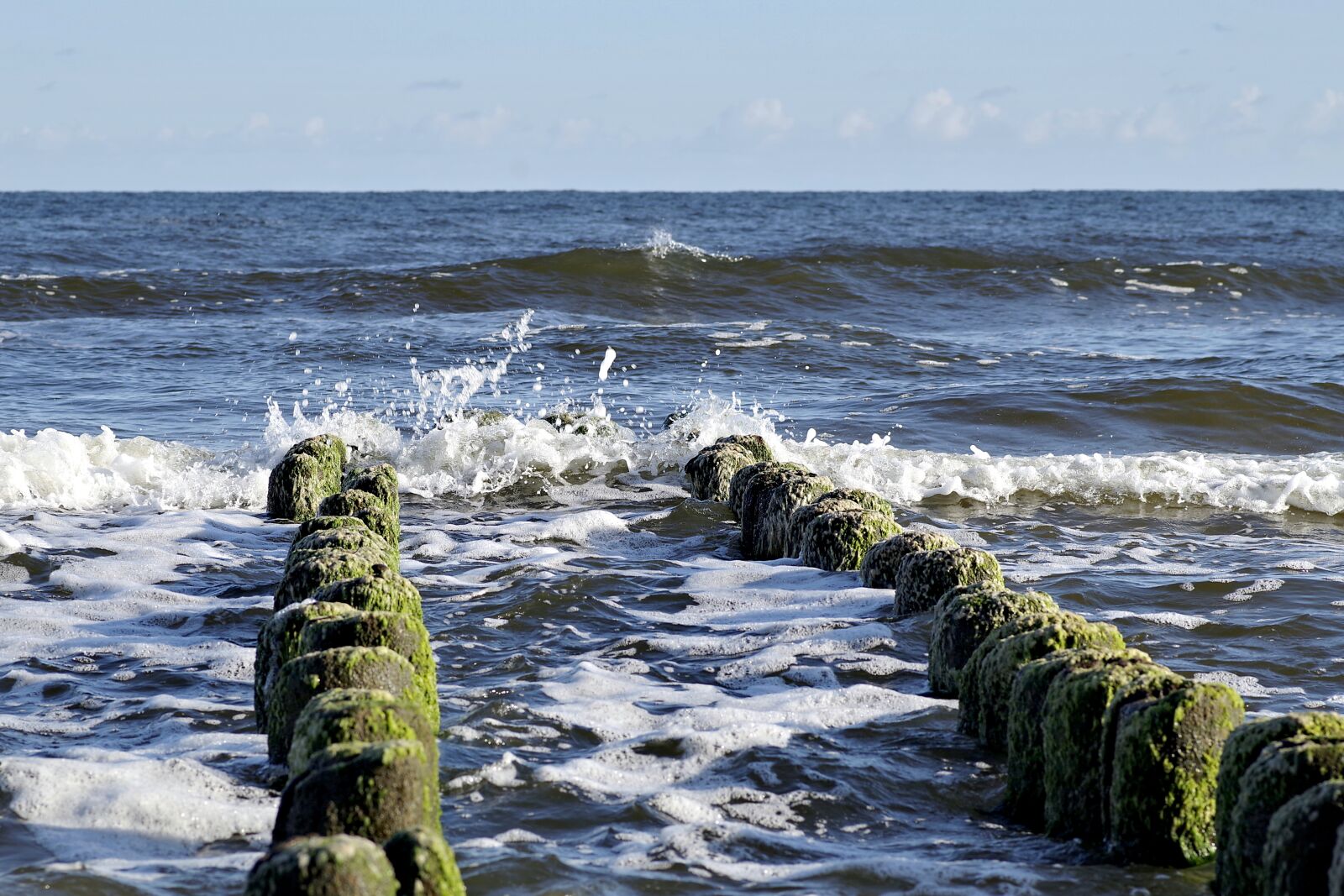 Pentax K-S2 sample photo. Breakwater, the waves, sea photography