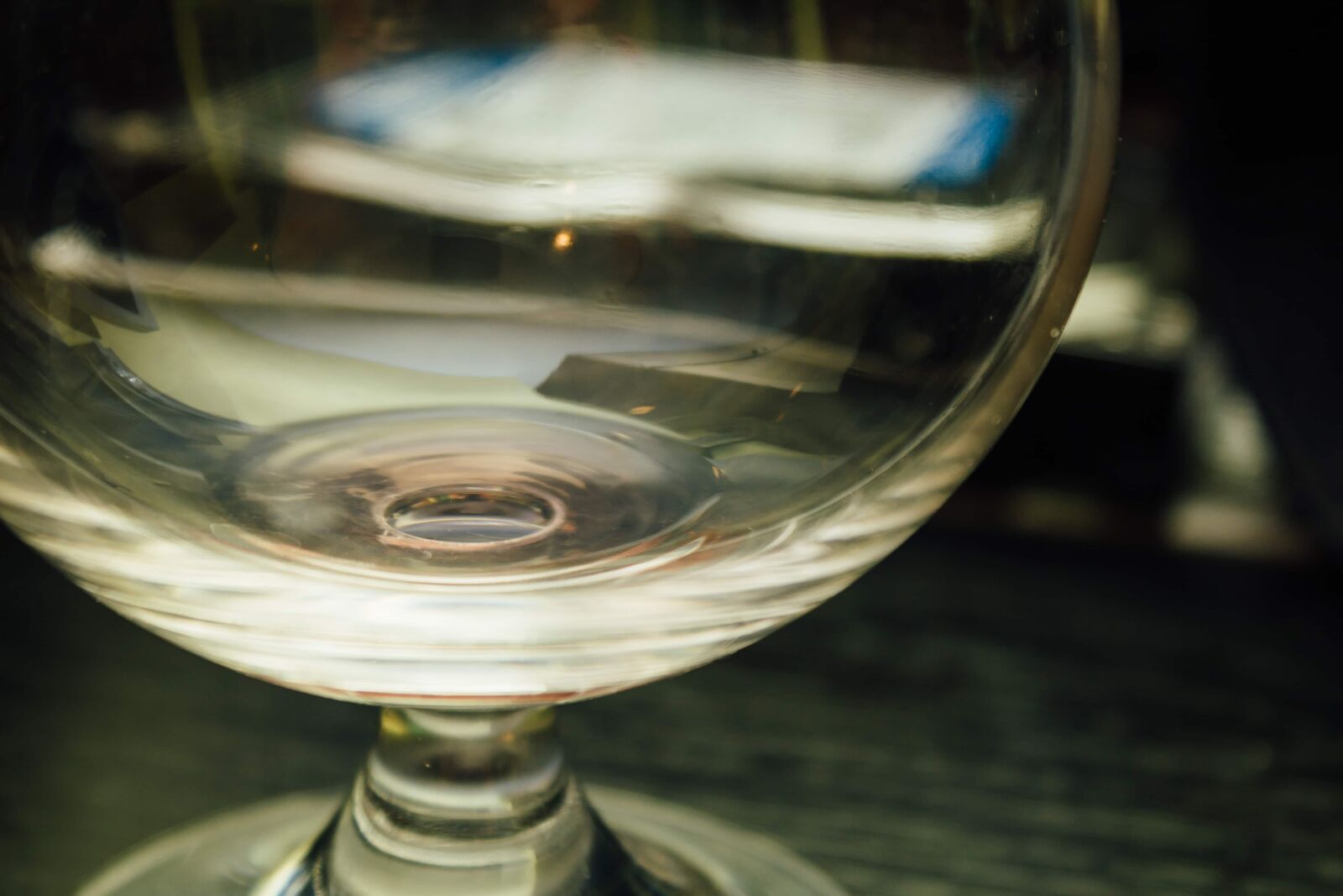 Canon EF-S 18-55mm F3.5-5.6 IS sample photo. Crystal, glass, close-up, reflection photography