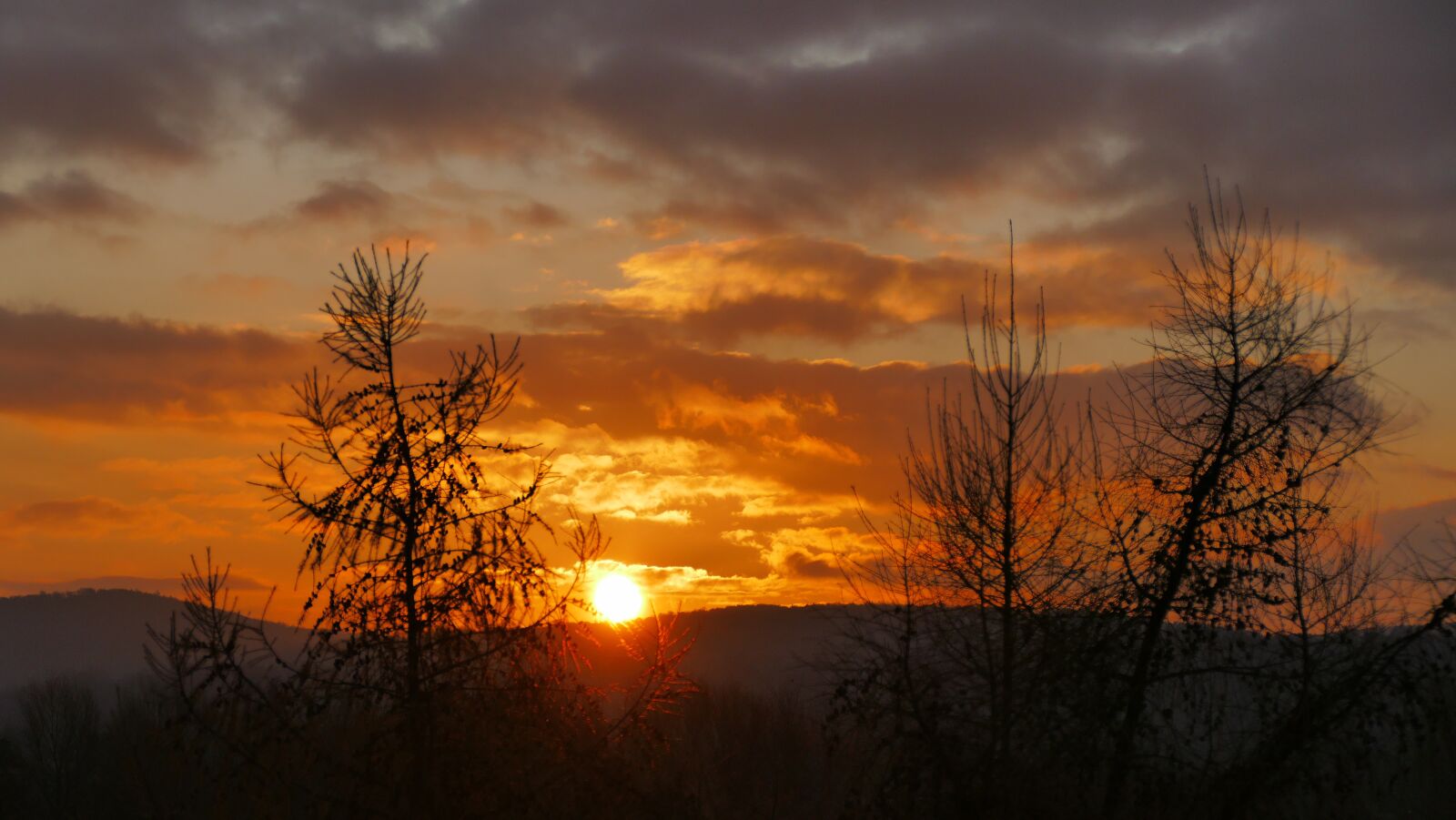Panasonic Lumix DMC-FZ1000 sample photo. Sunrise, dawn, landscape photography
