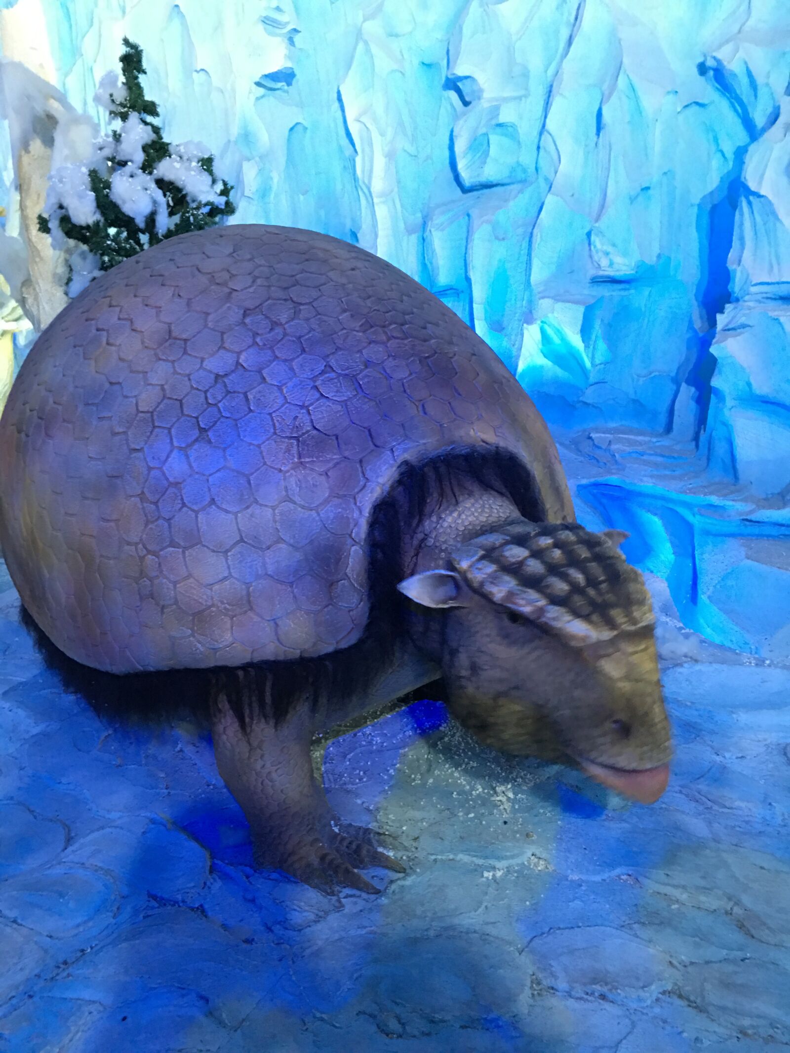 iPhone 6s Plus back camera 4.15mm f/2.2 sample photo. Travelling, dinosaur, park photography