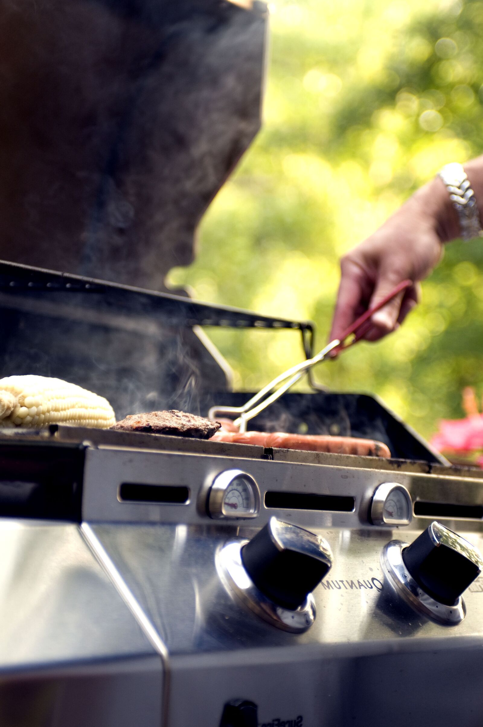 Nikon D300 sample photo. Cook, hamburgers, hotdogs, outdoor photography