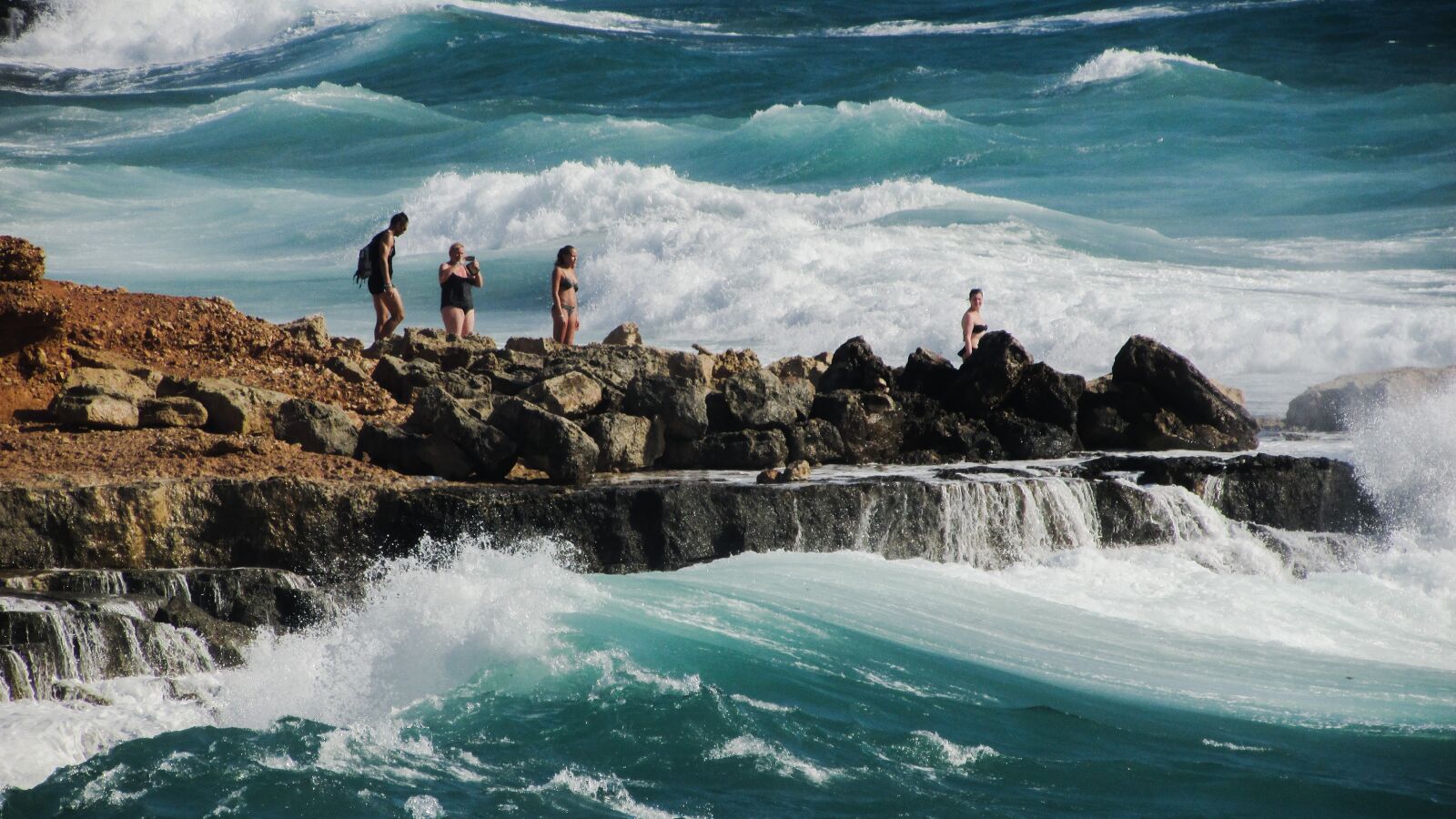 Canon PowerShot SX400 IS sample photo. Wave, smashing, spectacular photography