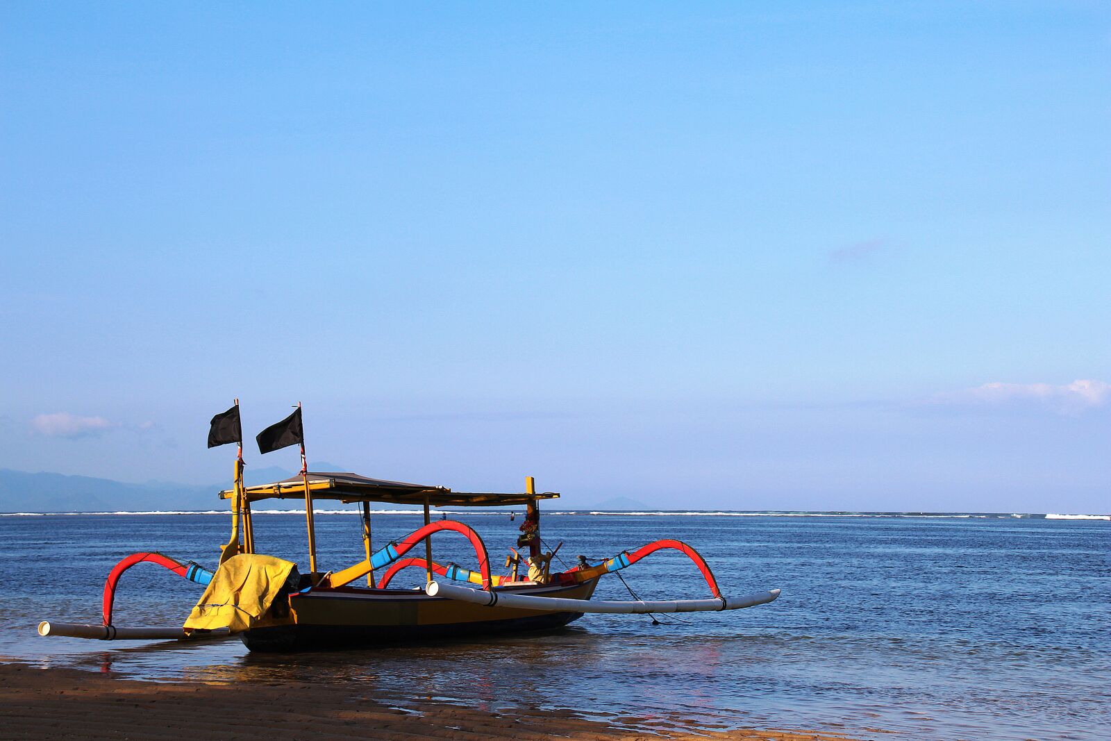 Canon EOS 700D (EOS Rebel T5i / EOS Kiss X7i) sample photo. Bali, traditional boat, beach photography