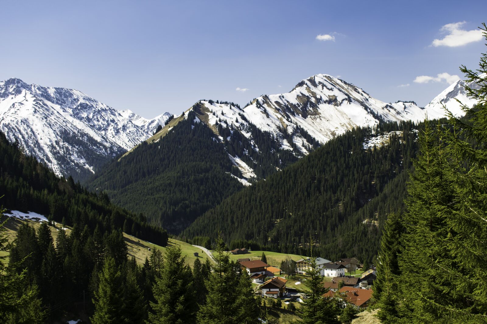Nikon D3300 sample photo. Alps, village, mountains photography