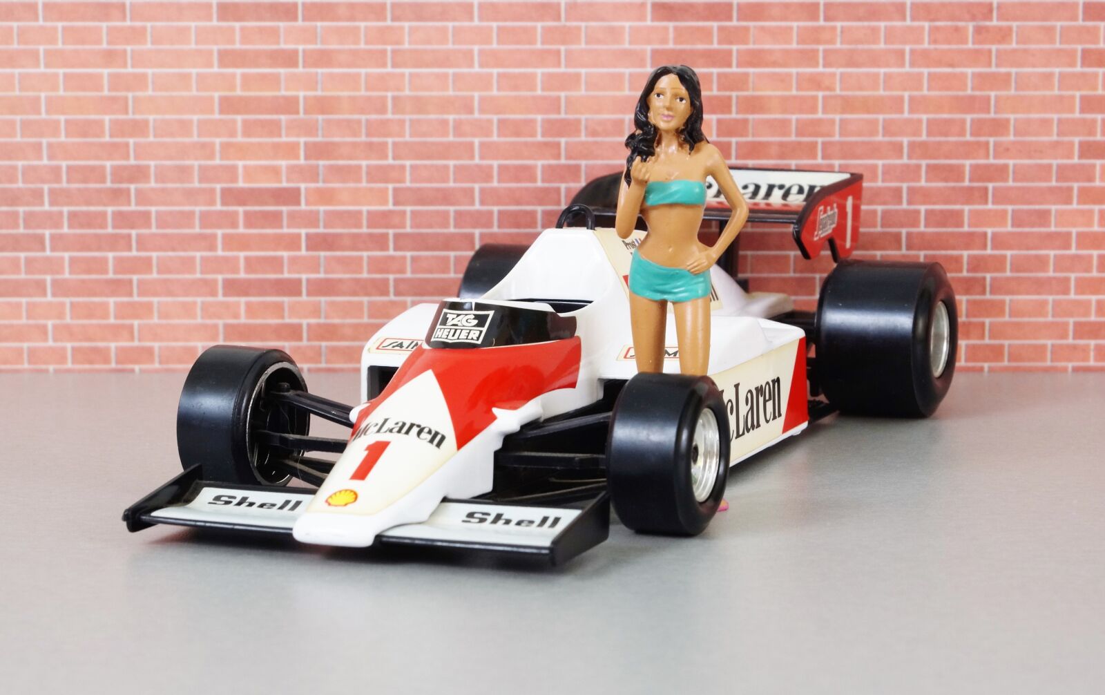 Sony DT 18-70mm F3.5-5.6 sample photo. Mclaren, formula 1, alan prost photography