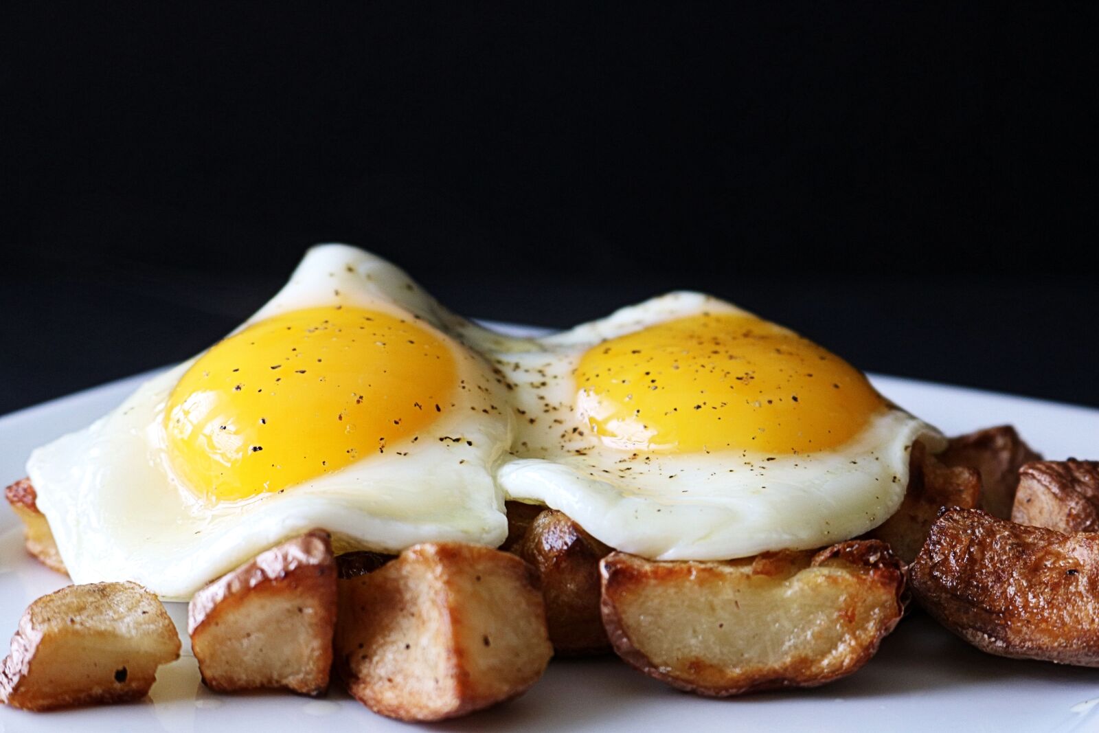 Canon EOS 750D (EOS Rebel T6i / EOS Kiss X8i) sample photo. Eggs, fried eggs, fried photography