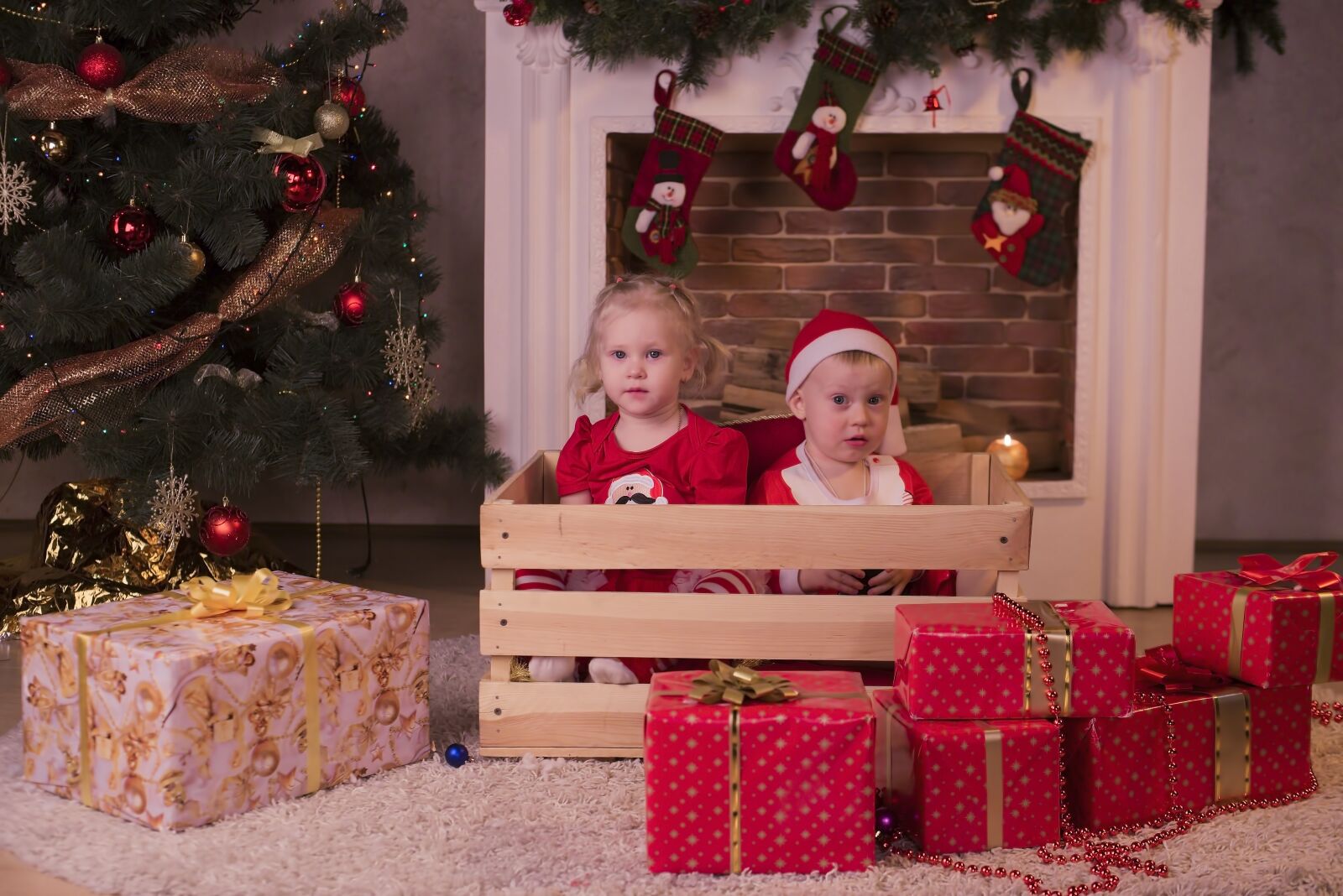 Nikon D800 sample photo. Christmas, gifts, kids photography