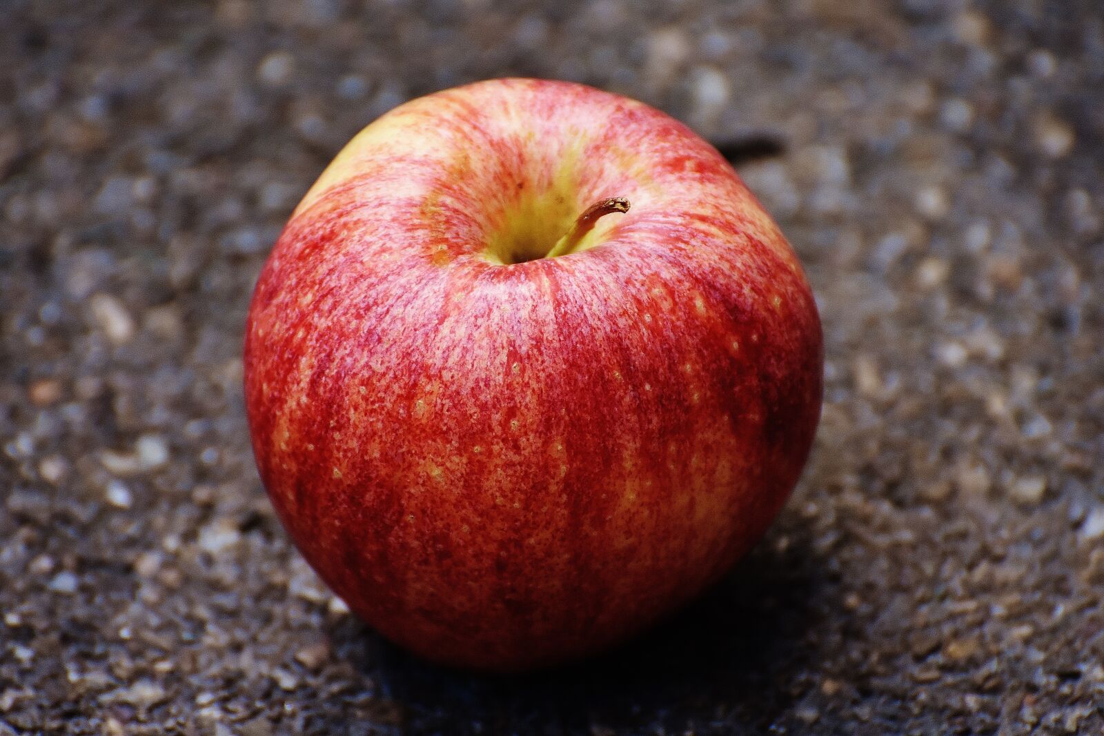 Nikon D7200 sample photo. Apple, red, delicious photography