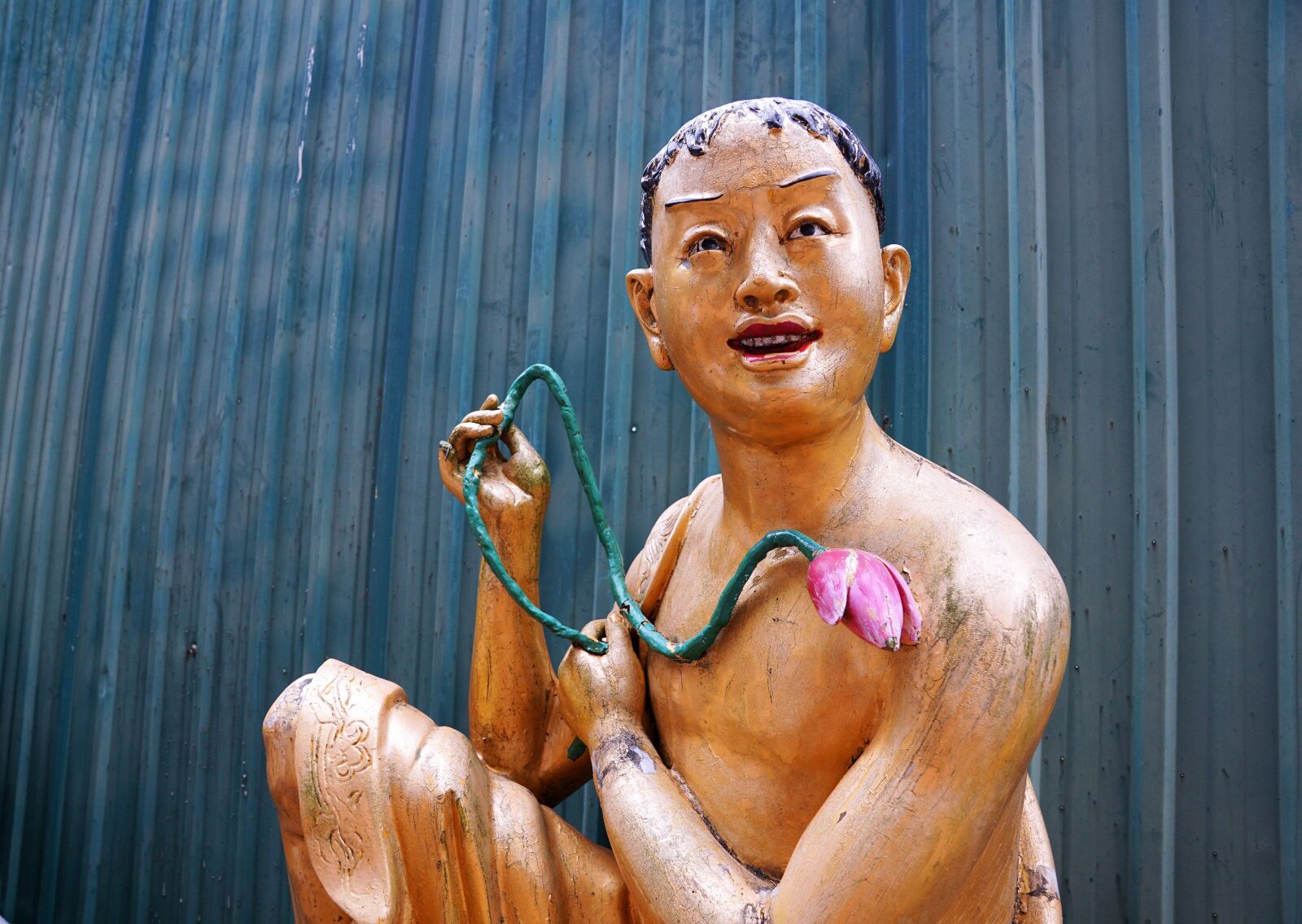 Sony DT 16-50mm F2.8 SSM sample photo. Sculpture, gold, buddha photography