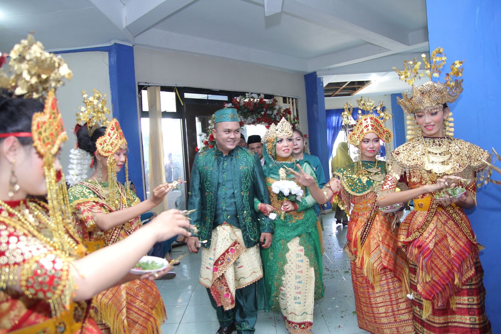 Tamron SP AF 17-50mm F2.8 XR Di II LD Aspherical (IF) sample photo. Wedding, indonesian, marriage photography