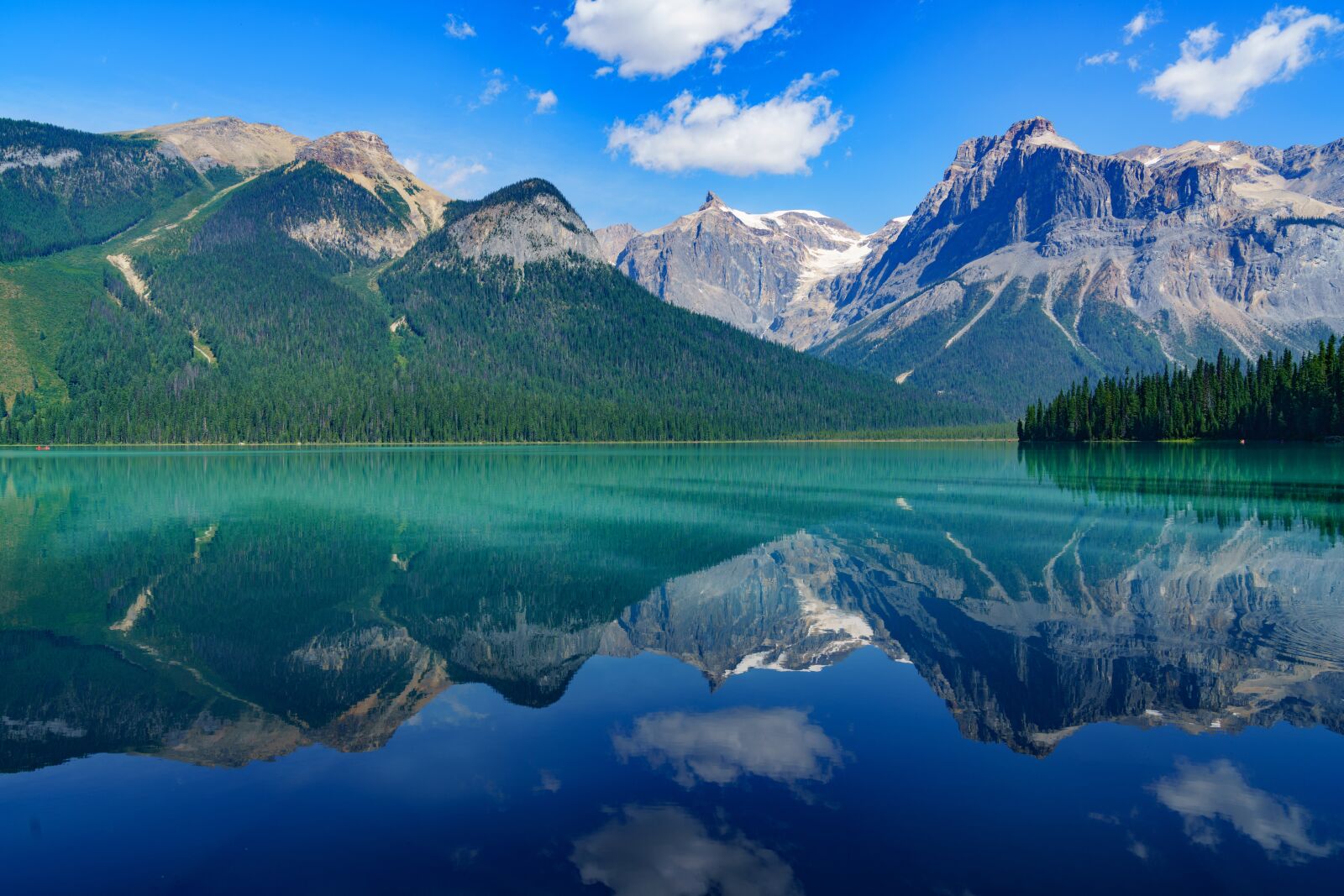 Sony a7R II + Sony FE 24-70mm F2.8 GM sample photo. Nature, landscape, mountain photography