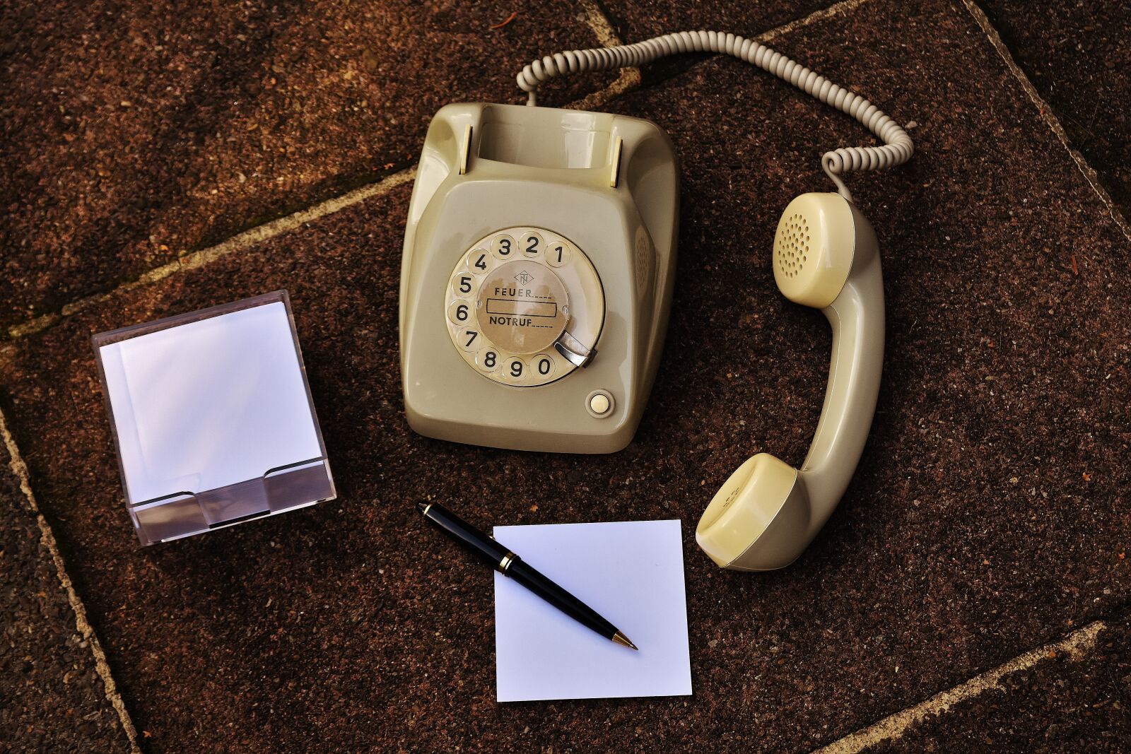Nikon D7200 sample photo. Old phone, 60s, 70s photography