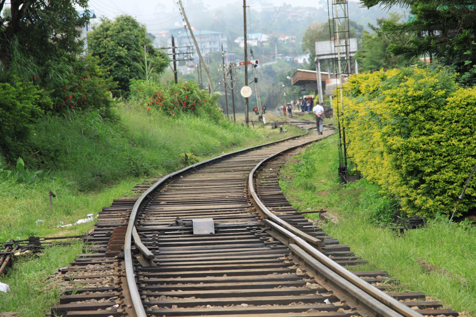 Canon EOS 500D (EOS Rebel T1i / EOS Kiss X3) sample photo. Railway, station, asia photography