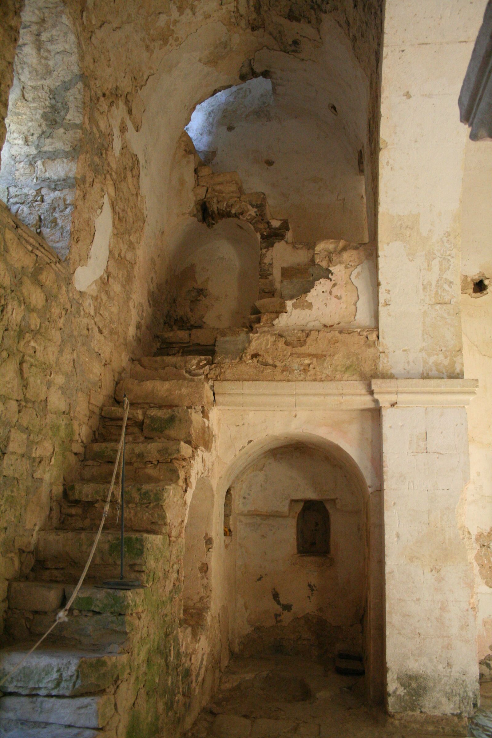 Canon EOS 350D (EOS Digital Rebel XT / EOS Kiss Digital N) sample photo. Ladder, the ruins of photography
