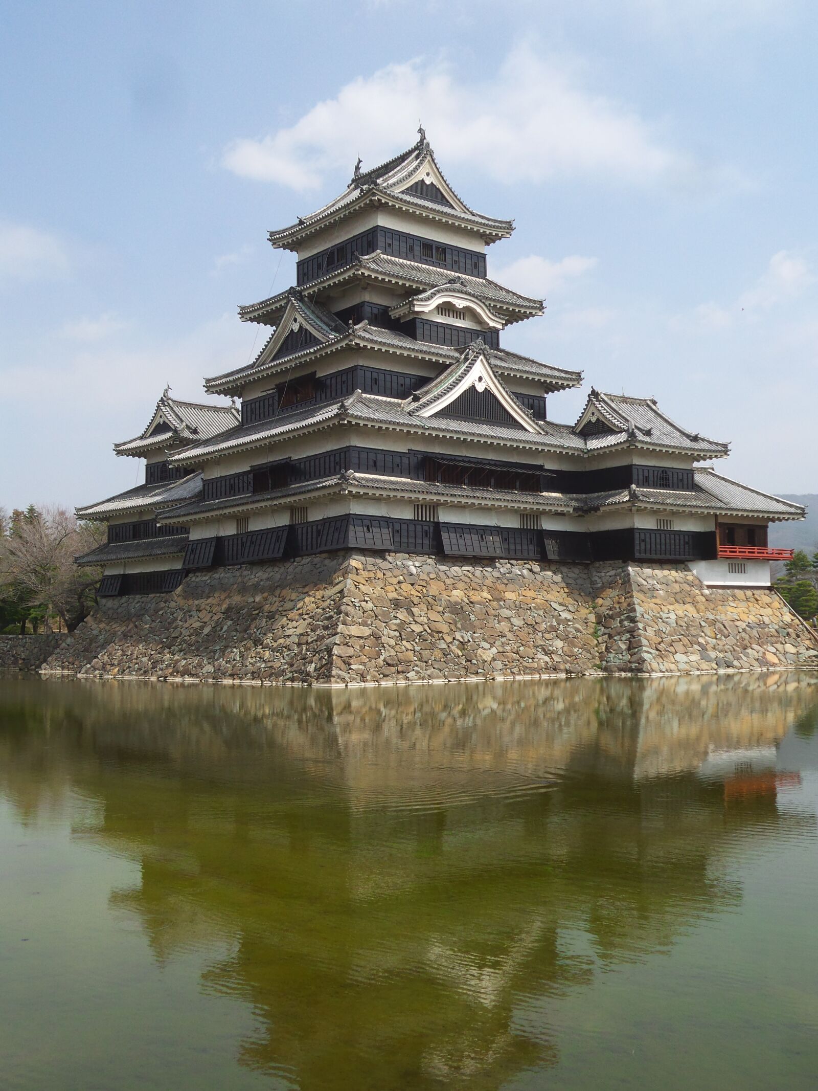 Samsung Galaxy S4 Zoom sample photo. Japan, castle, matsumoto photography
