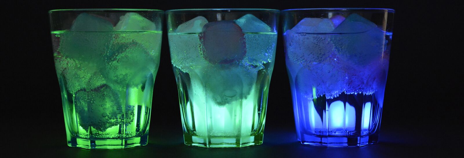 Nikon D7100 sample photo. Glasses, ice cubes, illuminated photography