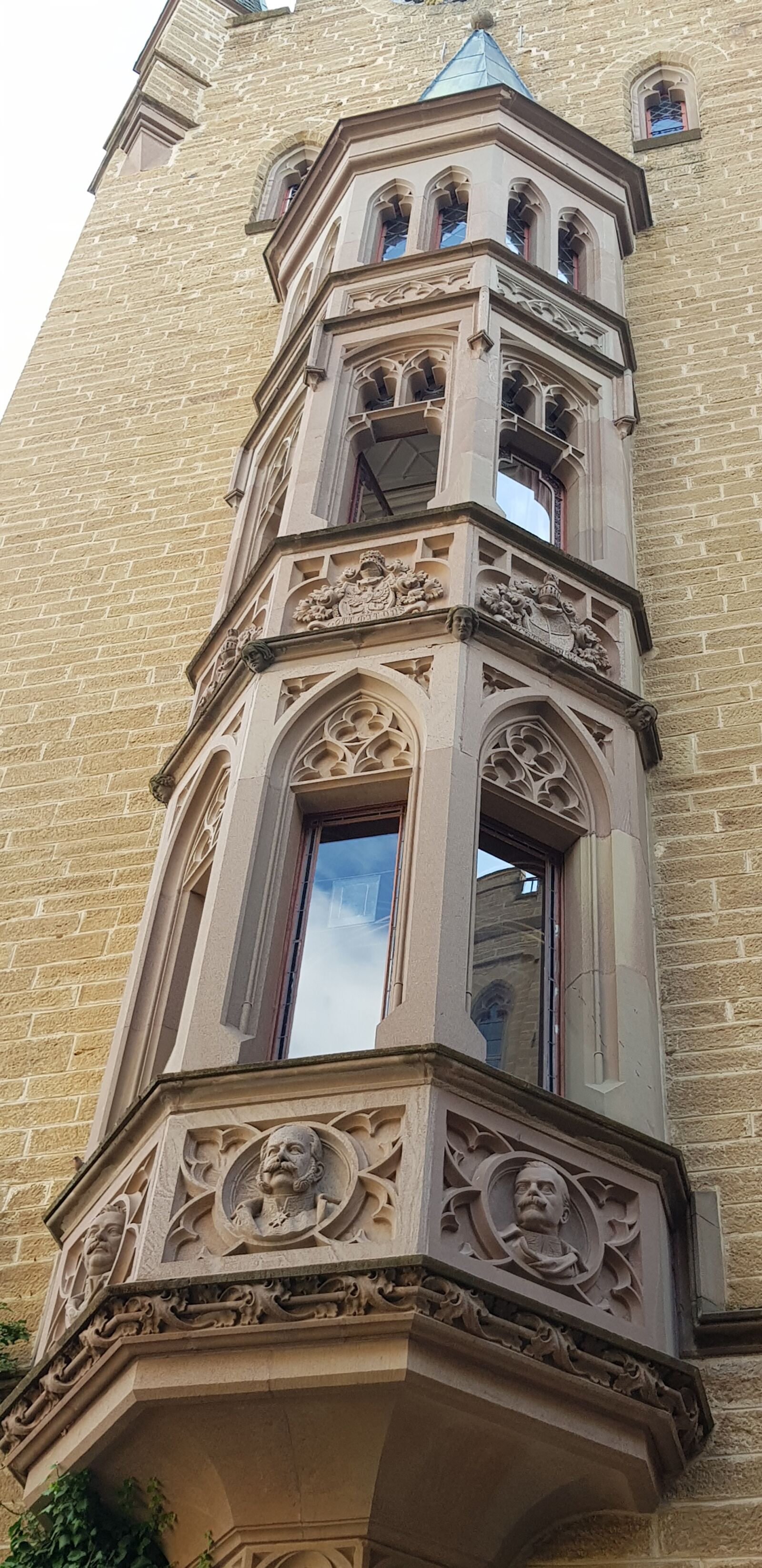 Samsung Galaxy S8 sample photo. Architecture, windows, castle photography