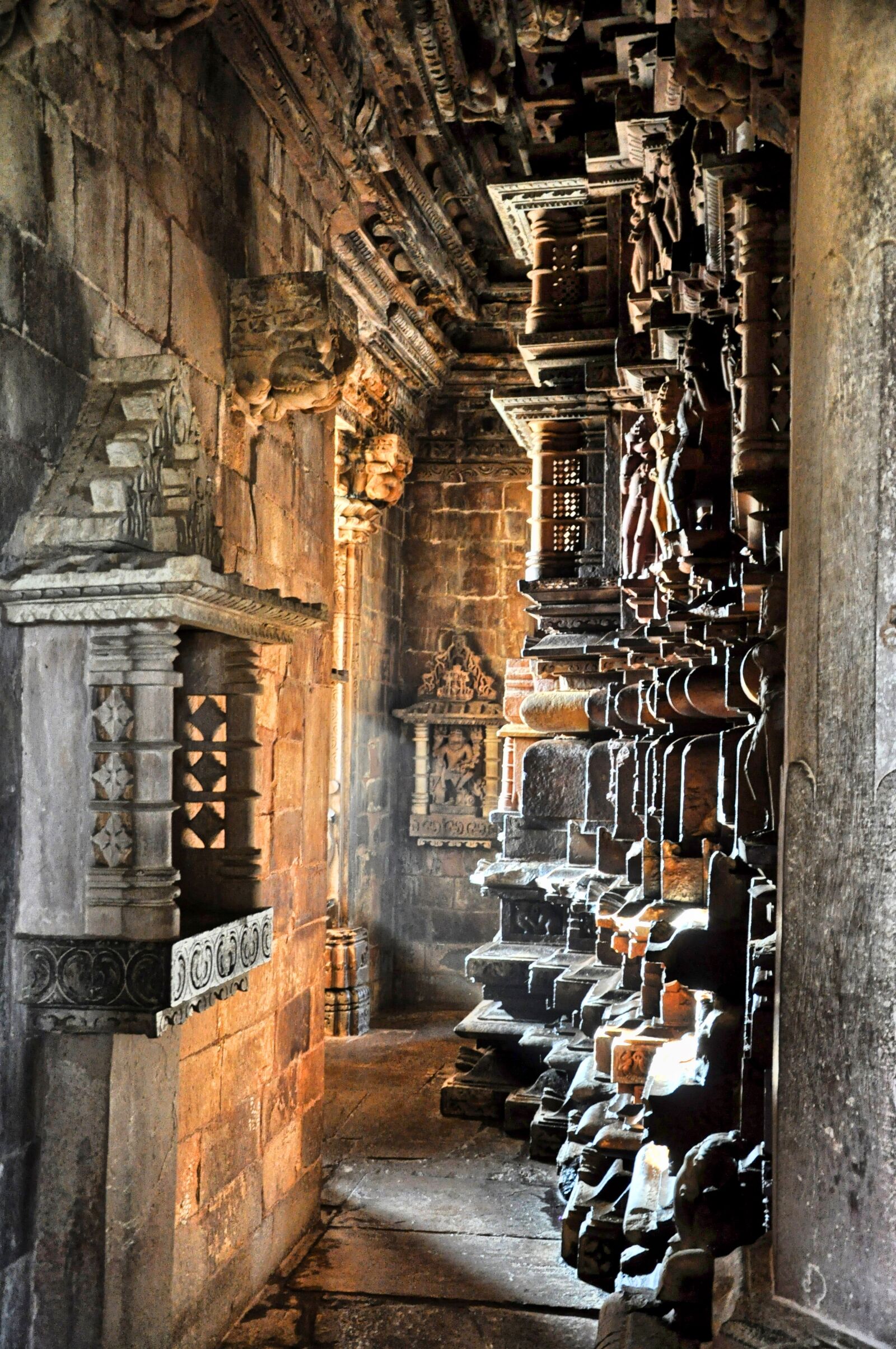 Nikon D5000 sample photo. Light, temple, nook photography