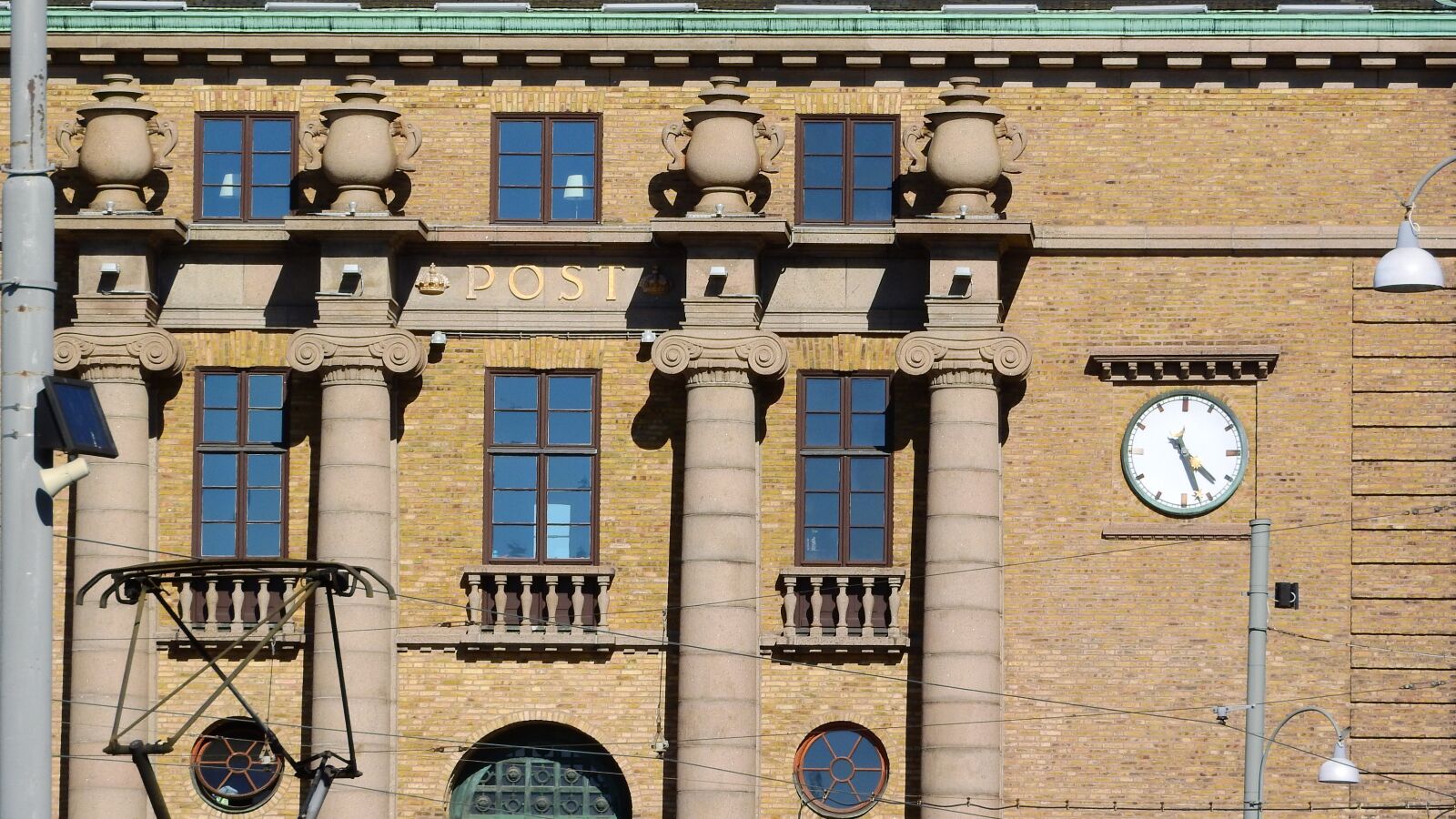 Nikon Coolpix P610 sample photo. Gothenburg, a historical building photography