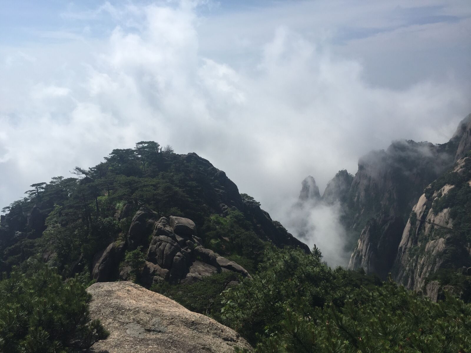 iPhone 6 back camera 4.15mm f/2.2 sample photo. Huangshan, mount huang, mountain photography