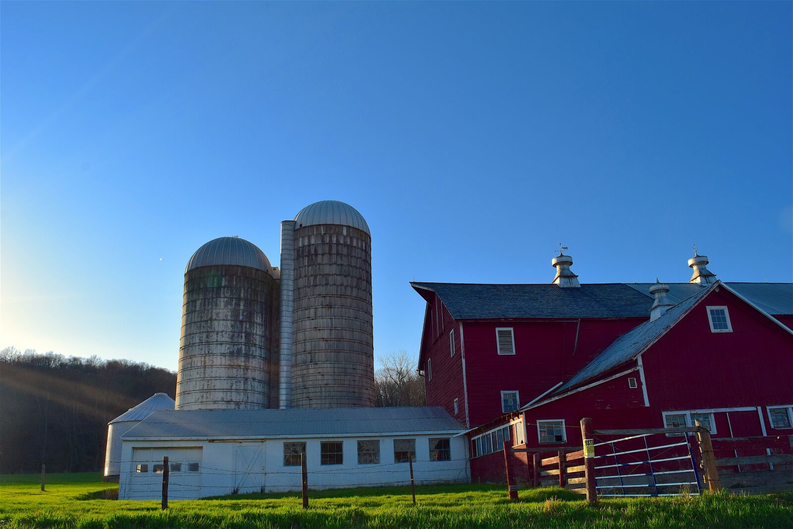 Nikon D3300 sample photo. Barn, silo, sunset photography