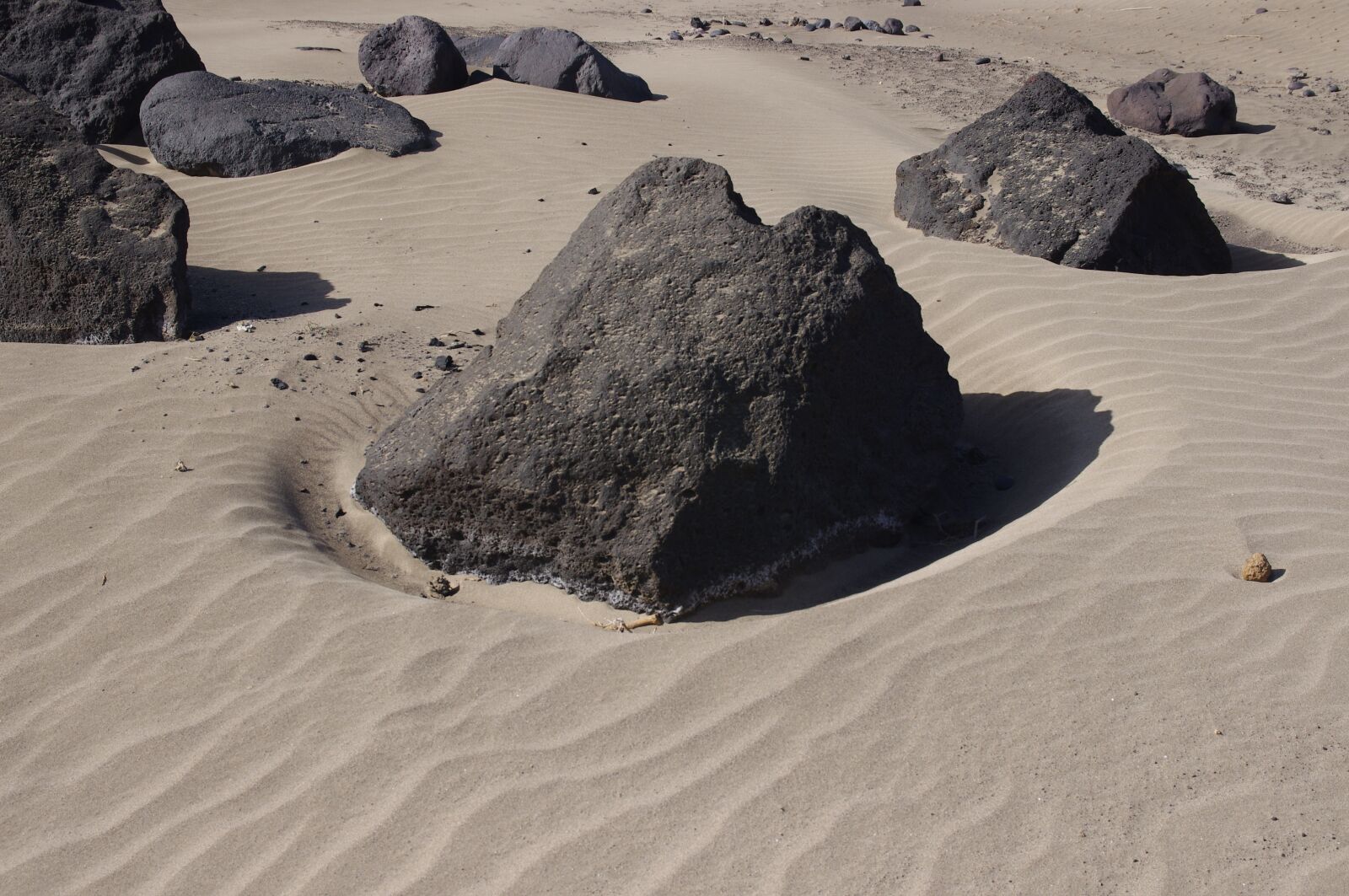 Pentax K-x sample photo. Sand, desert, stones photography