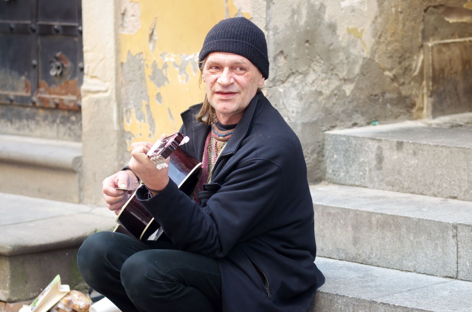 Nikon D5100 sample photo. Man, old, singing photography