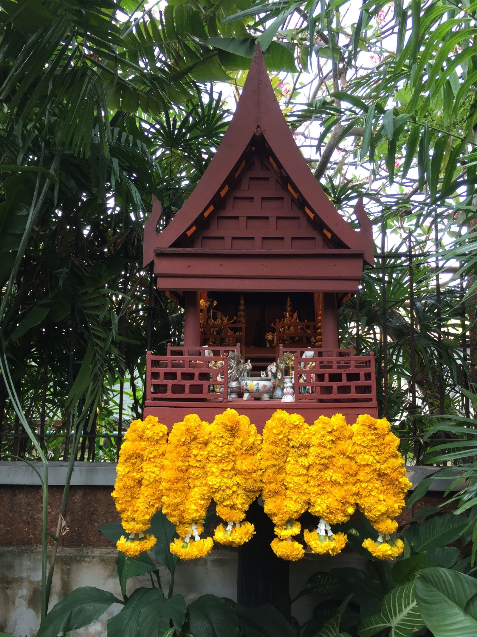 Apple iPhone 6 sample photo. Altar, thailand, religion photography