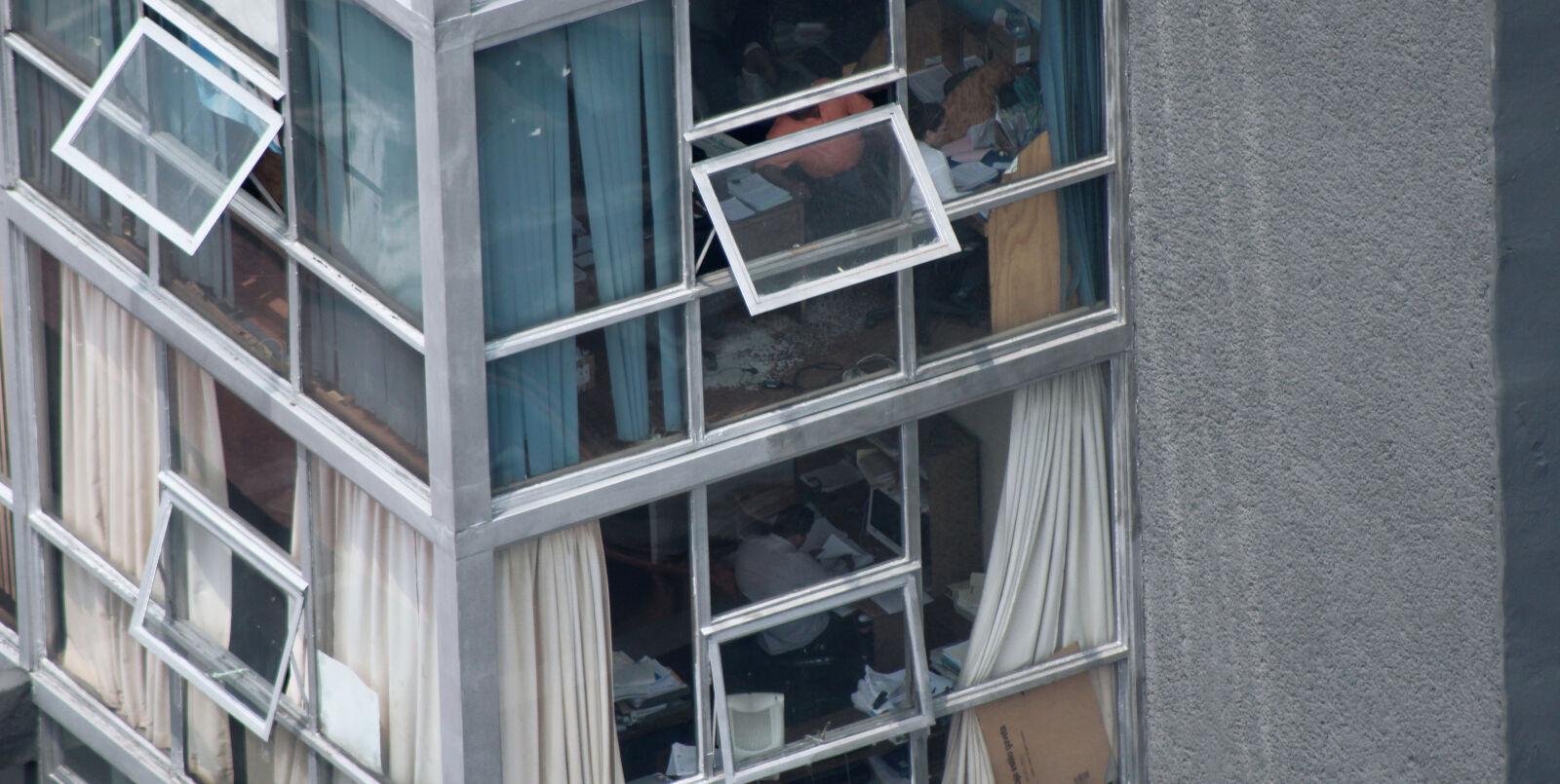 Canon EF 75-300mm f/4-5.6 sample photo. Downtown, mexico, office photography