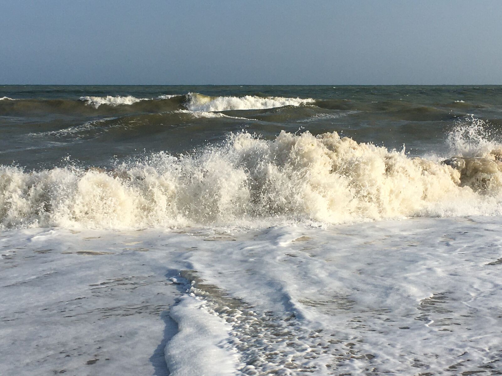 iPhone 6s Plus back camera 4.15mm f/2.2 sample photo. Sea, wave, beach photography