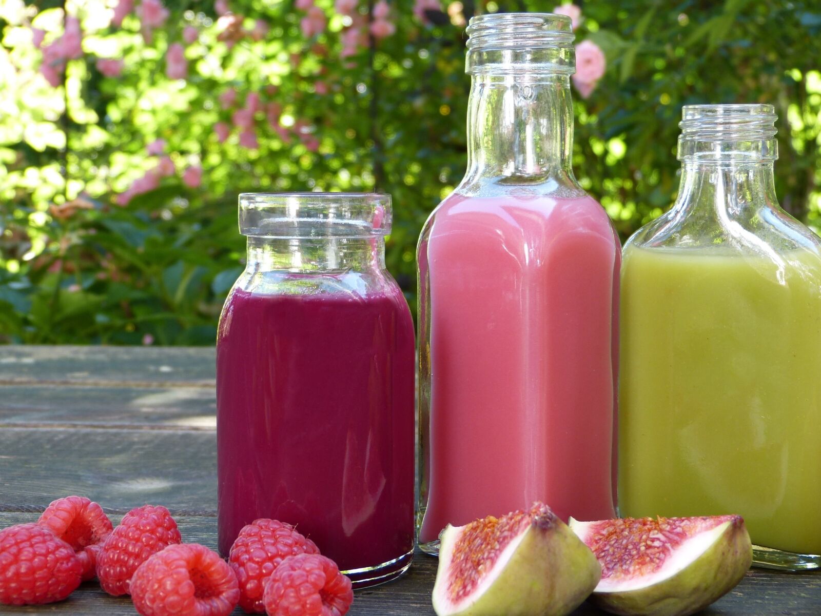 Panasonic Lumix DMC-FZ150 sample photo. Smoothies, juice, fruit photography