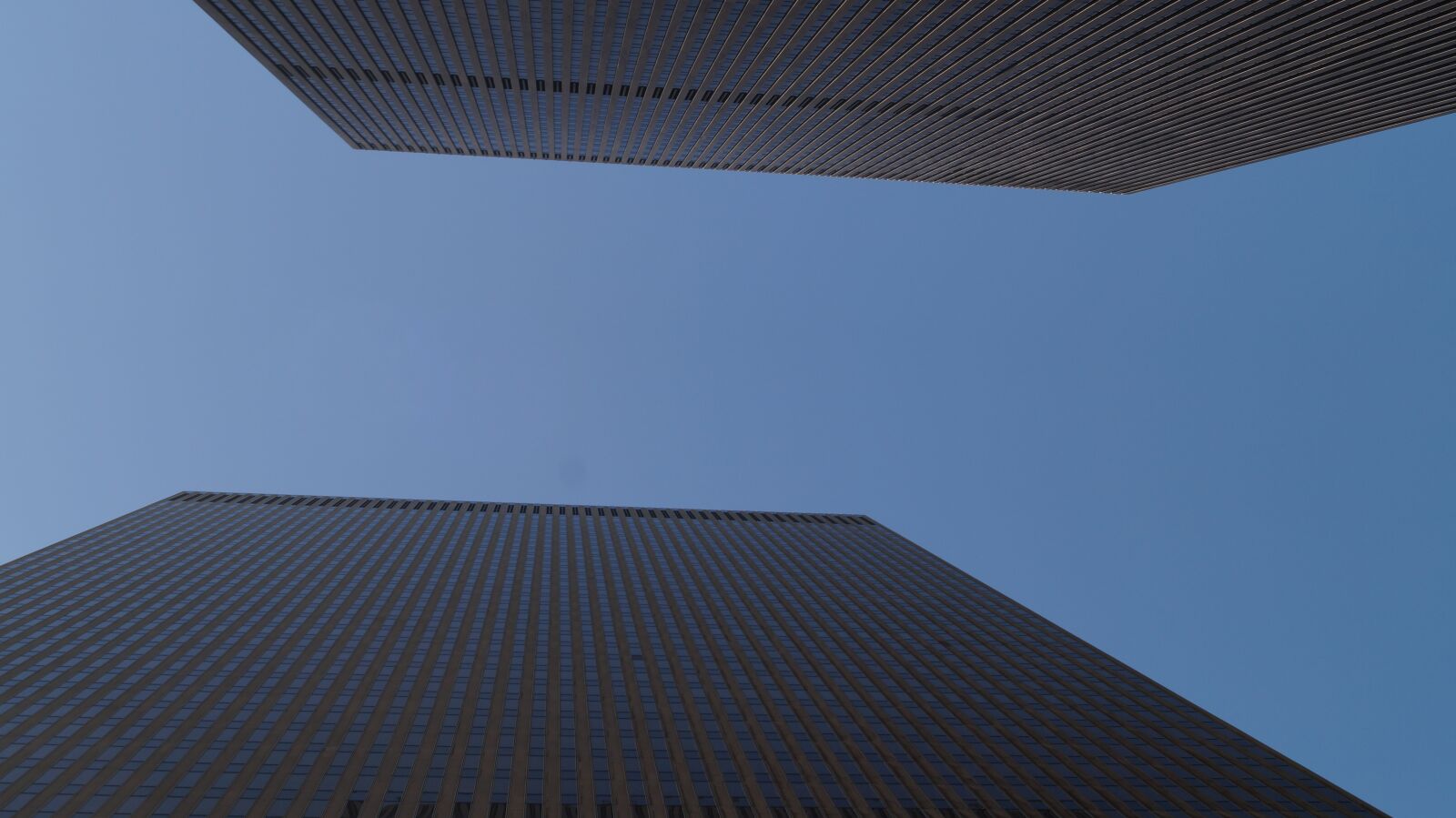 Sony DT 18-55mm F3.5-5.6 SAM II sample photo. Sky, building, modern photography