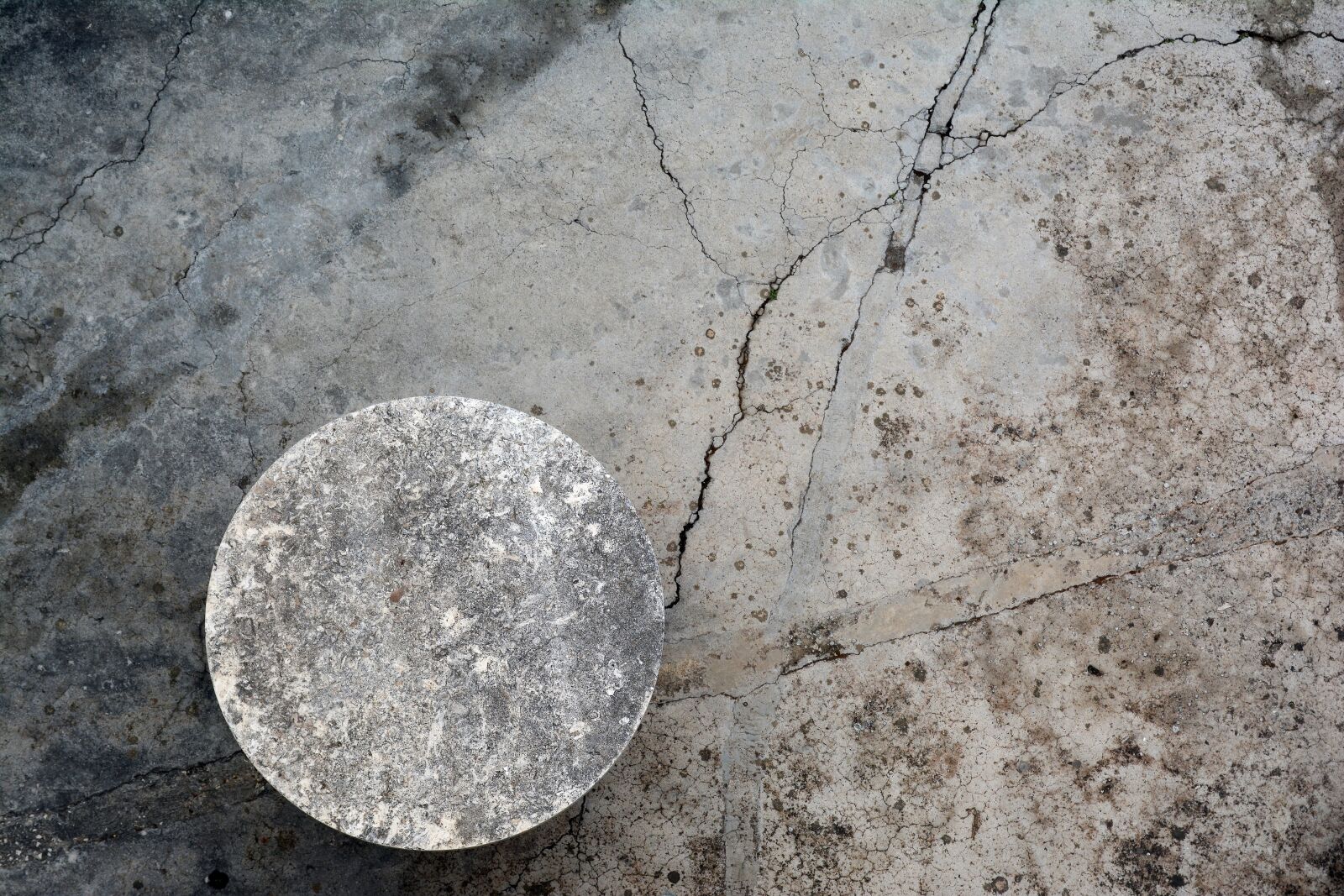 Nikon D5200 sample photo. Table, concrete, concrete table photography