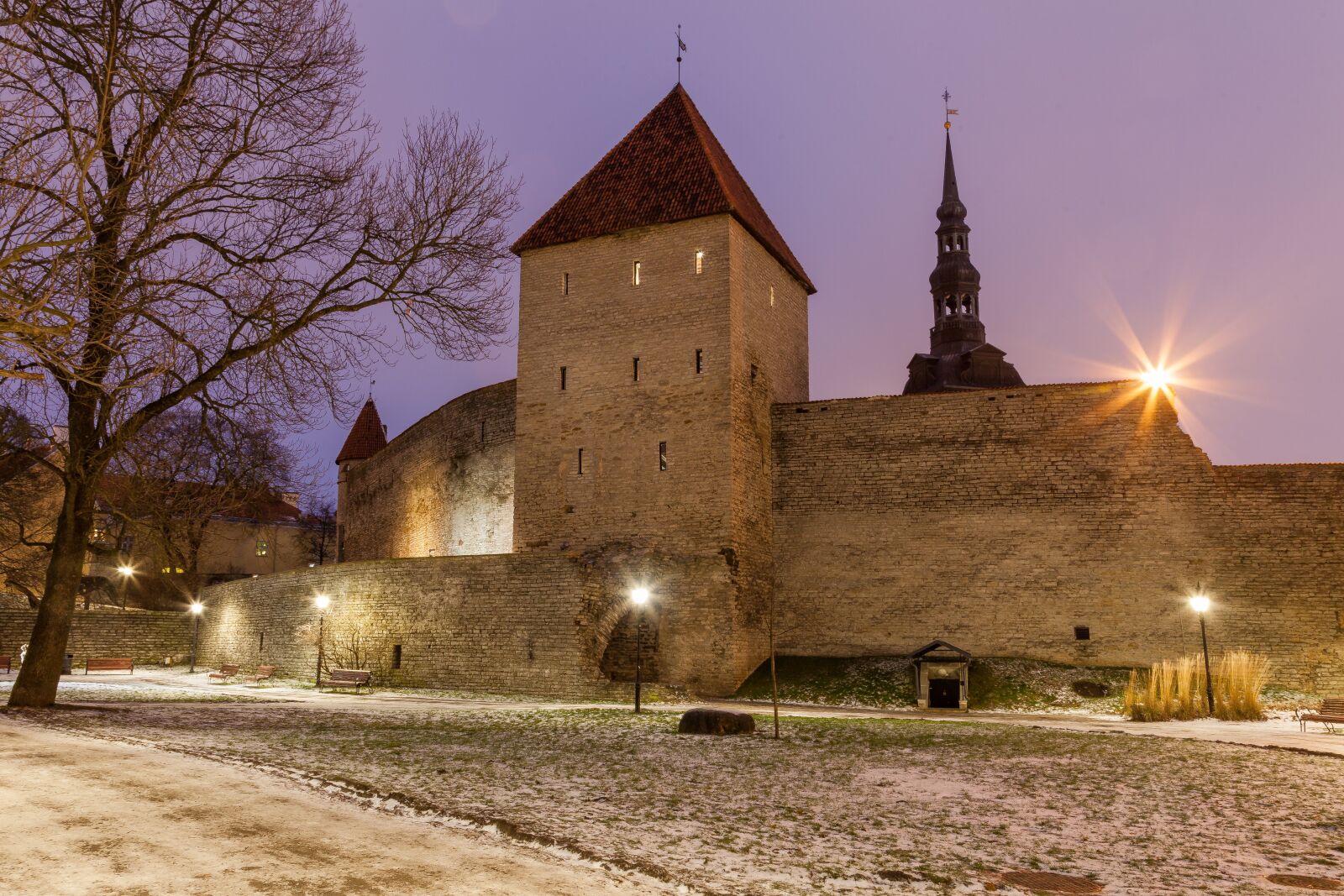 Canon EOS 5D Mark II + Canon EF 24-105mm F4L IS USM sample photo. Tallinn, estonia, castle photography