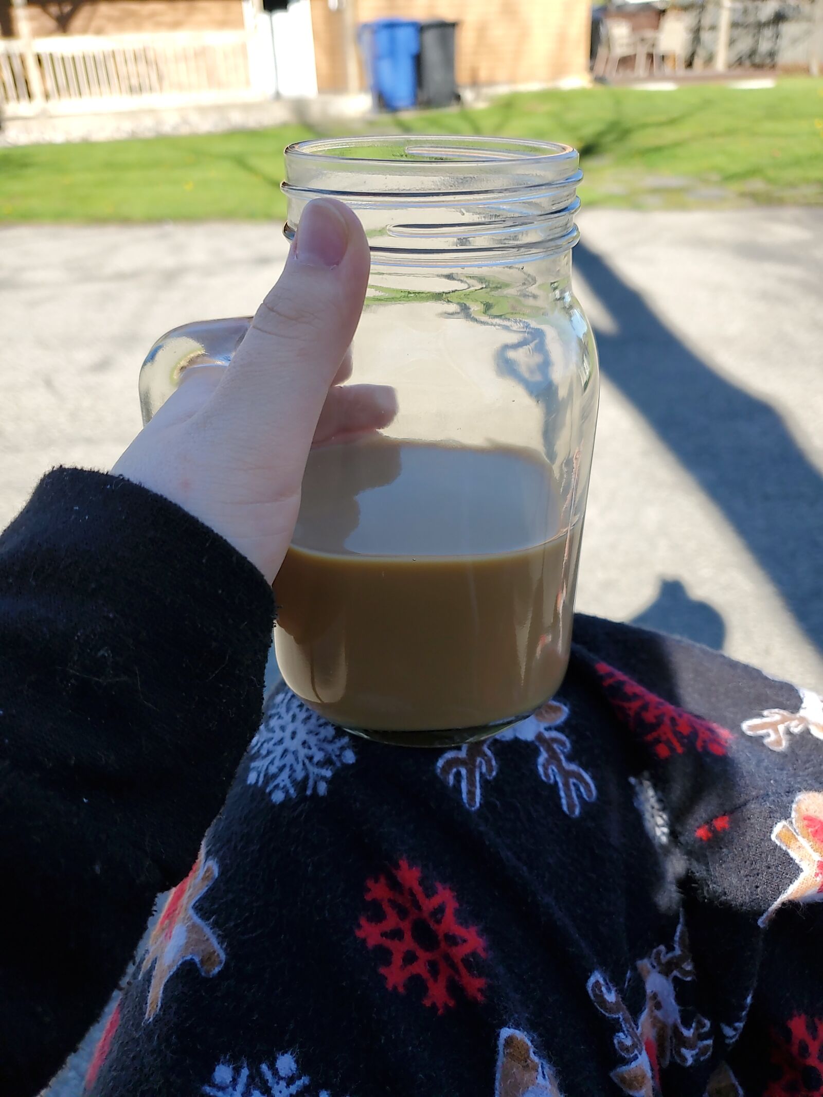 Samsung Galaxy S10 sample photo. Coffee, morning, outside photography