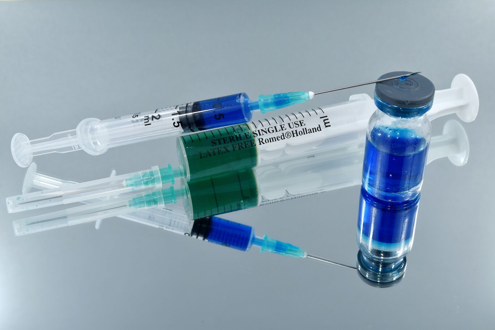 Nikon D5500 sample photo. Blue, cure, green, injection photography