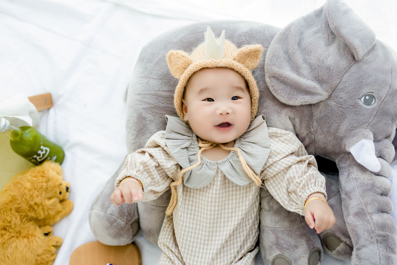 Canon EOS 6D sample photo. Baby, infant, stuffed toy photography