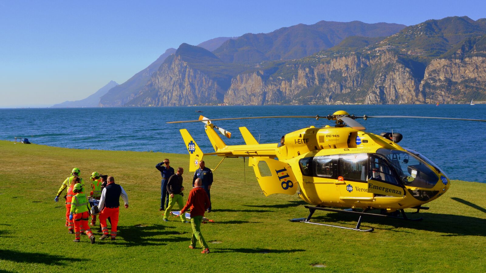 Nikon D7100 sample photo. Rescue, helicopter, lake photography