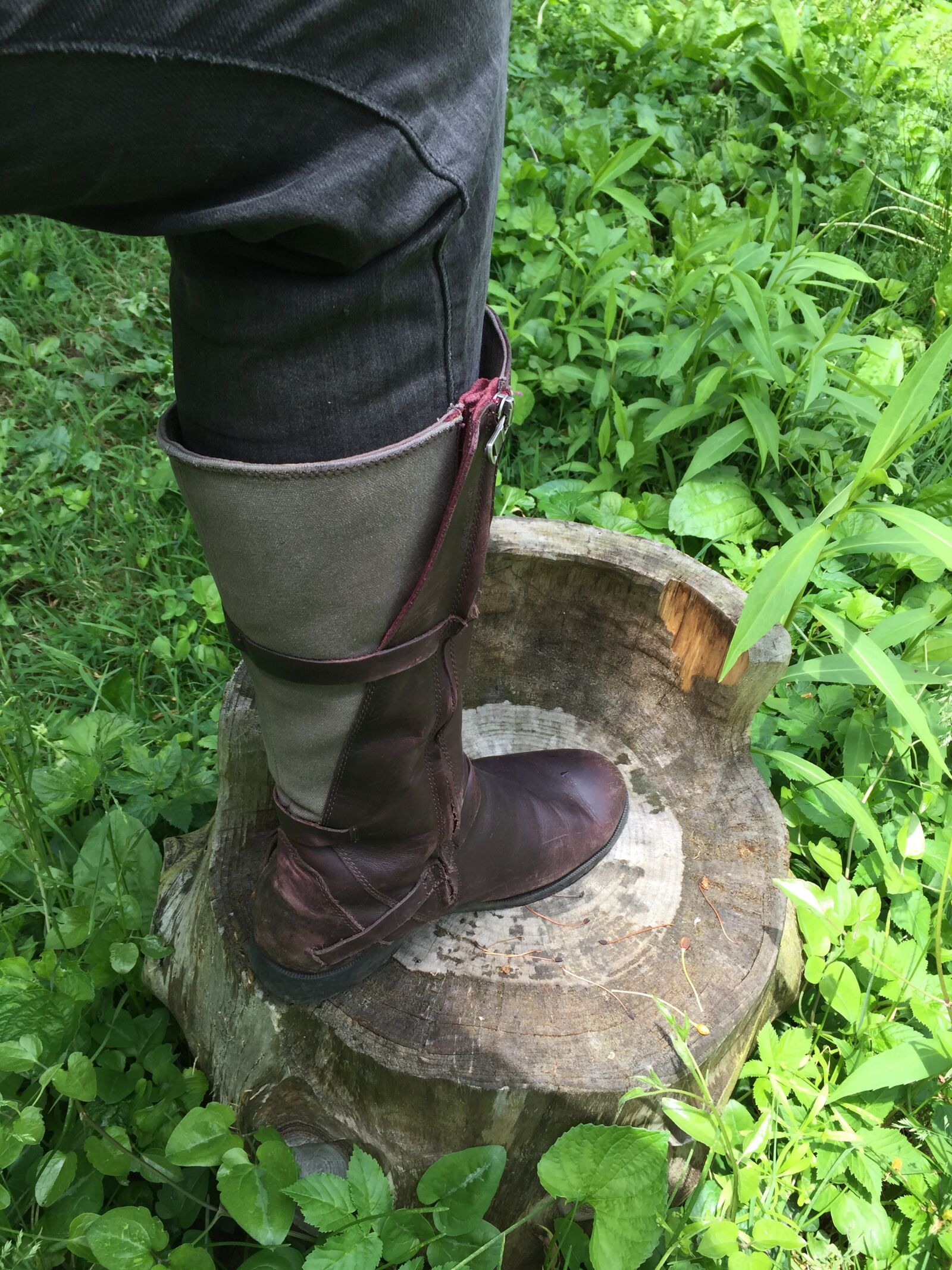 Apple iPhone 6 sample photo. Foot, boot, step photography