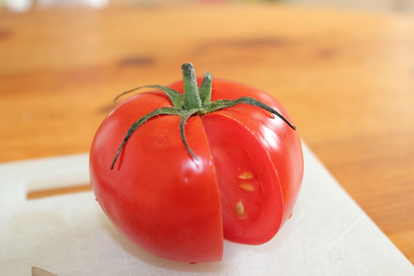 Canon EOS 550D (EOS Rebel T2i / EOS Kiss X4) sample photo. Tomato, vegetable, tomatoes photography