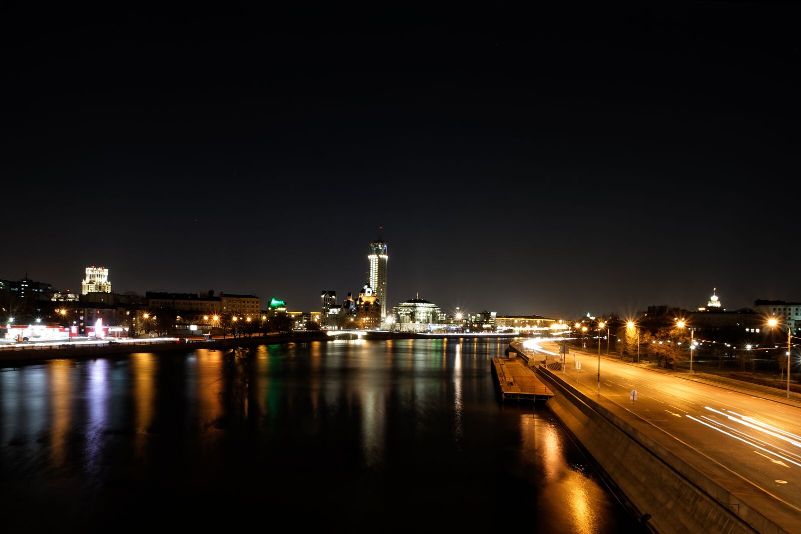 Canon EOS 500D (EOS Rebel T1i / EOS Kiss X3) sample photo. Landscape, city, lights photography