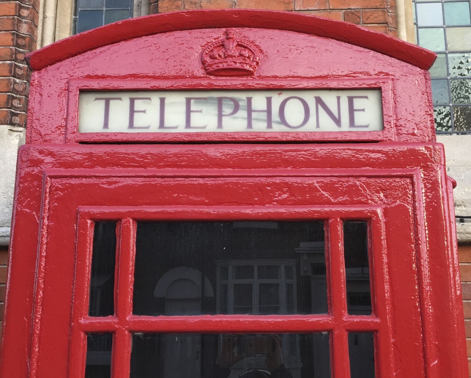 iPhone SE back camera 4.15mm f/2.2 sample photo. Telephone box, red, telephone photography